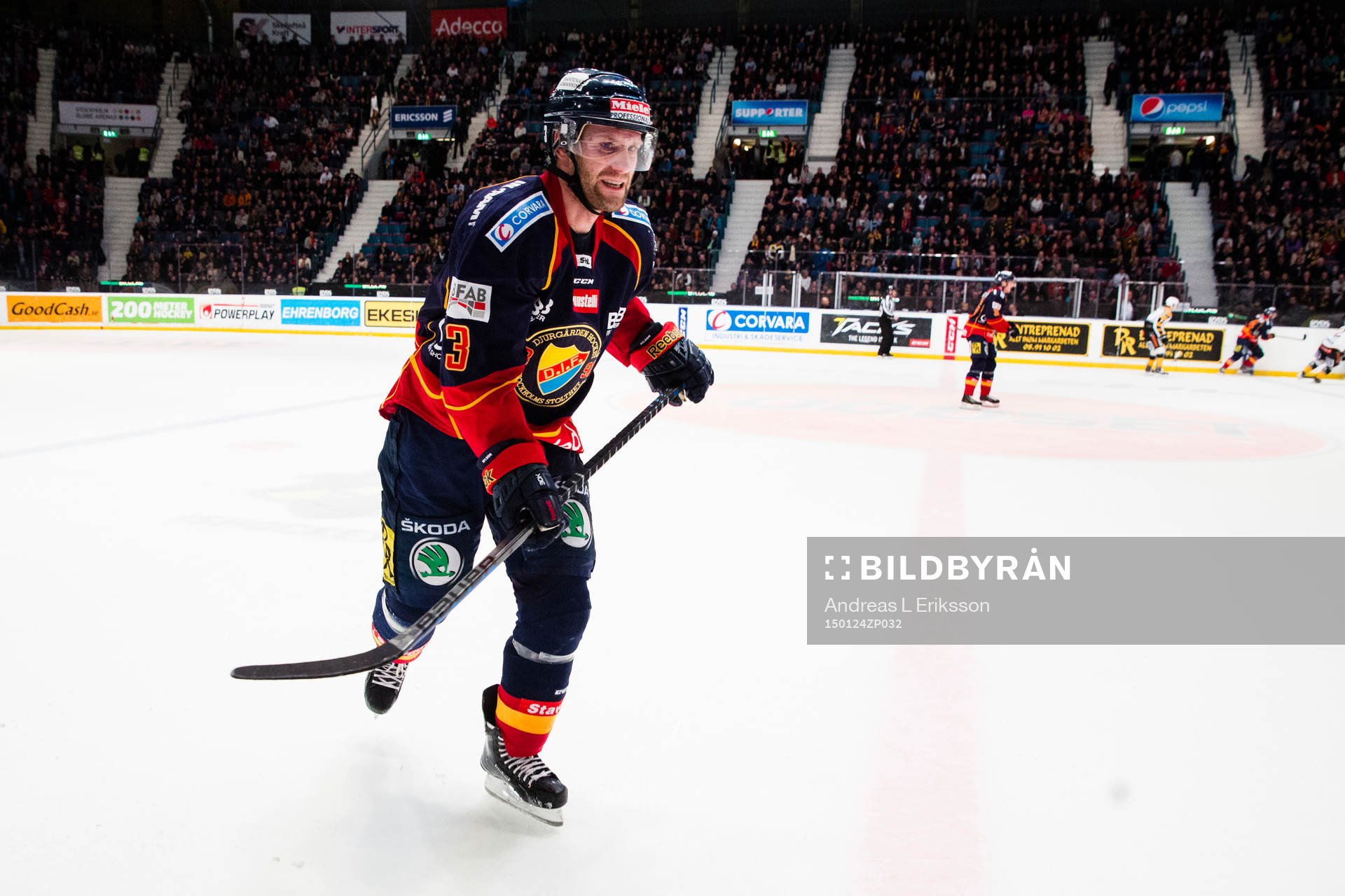 Djurgårdens Marcus Nilson grinar illa