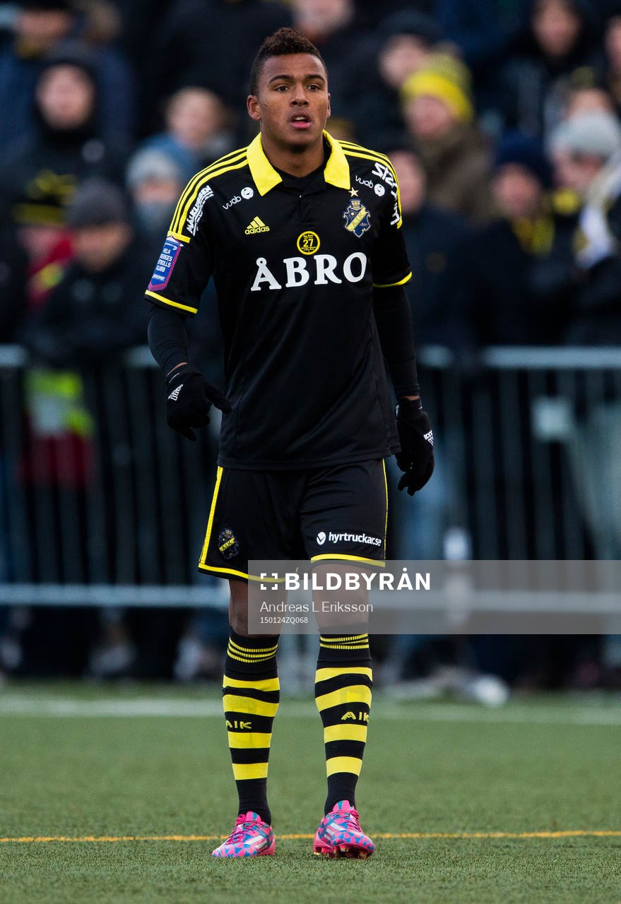 AIK:s Niclas Eliasson under träningsmatchen i fotboll mellan AIK och Lahti den 24 januari 2015 i Stockholm. 