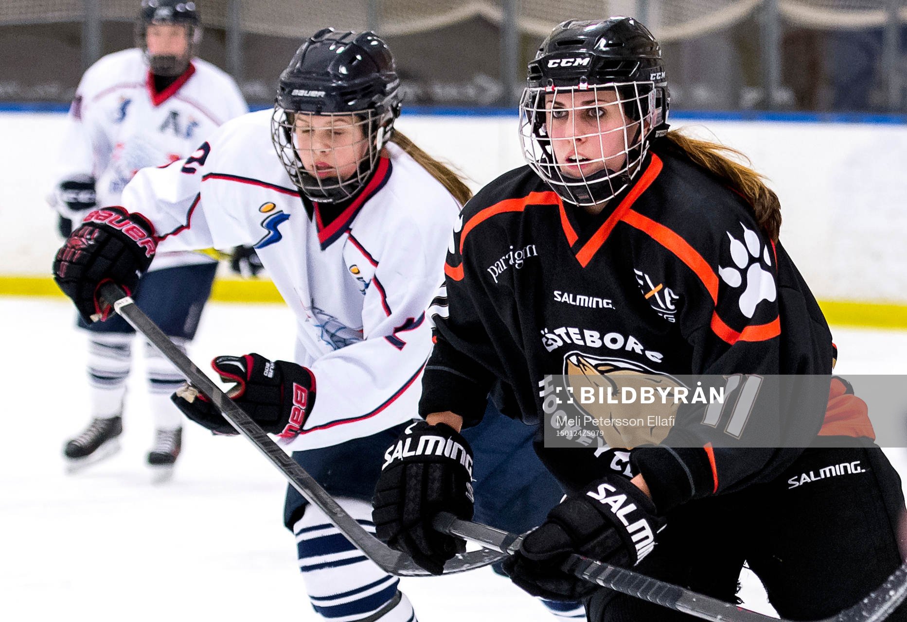s Therése Allgulin och Linköping HC2:s Emma Härle