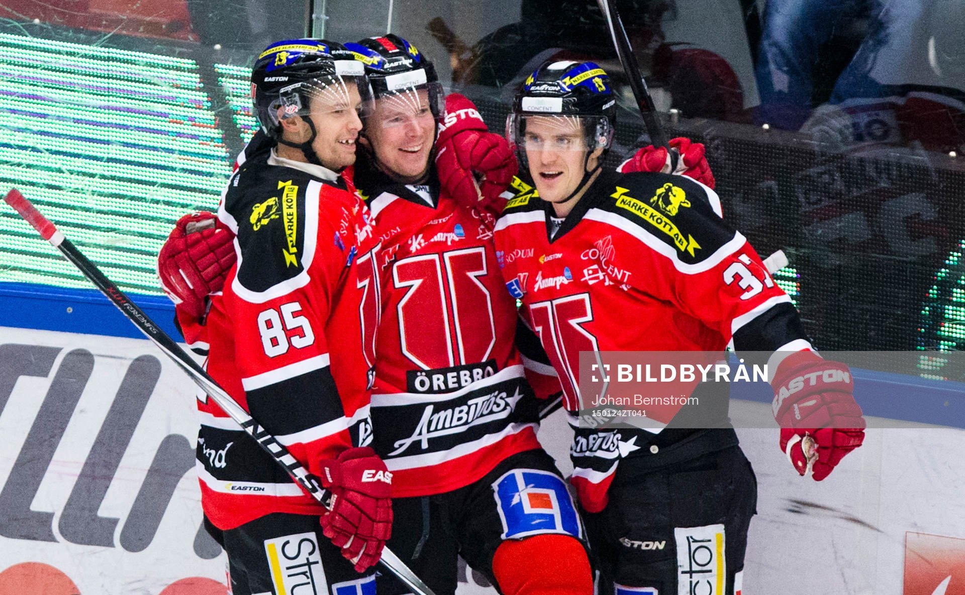 Örebros Anders Eriksson gör 3-1 och jublar med Kalle