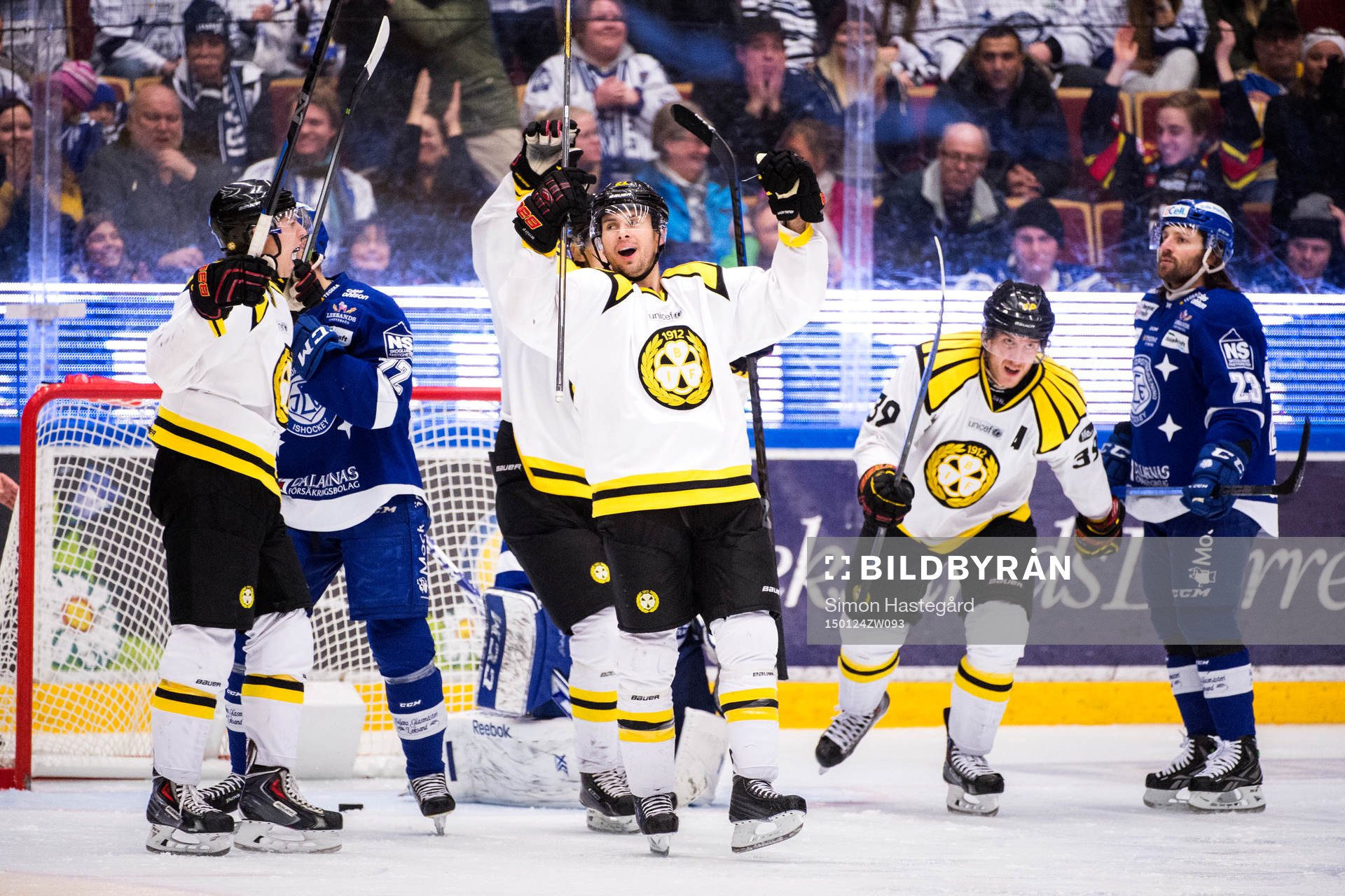 Brynäs Tim Wallace jublar