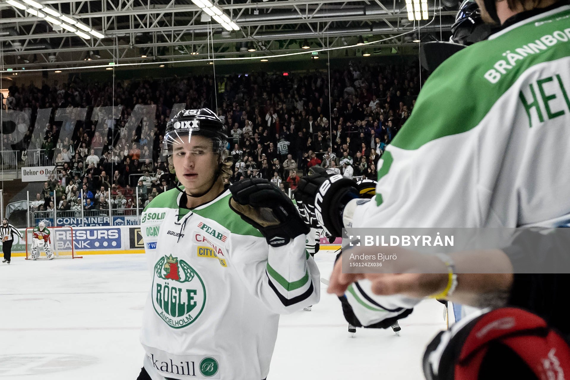 Rögles Jakob Lilja fira med båset