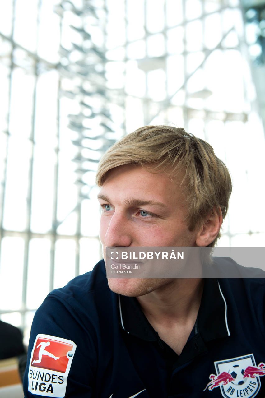 Leipzigs Emil Forsberg blir intervjuad den 26 januari 2015 i Doha, Qatar.