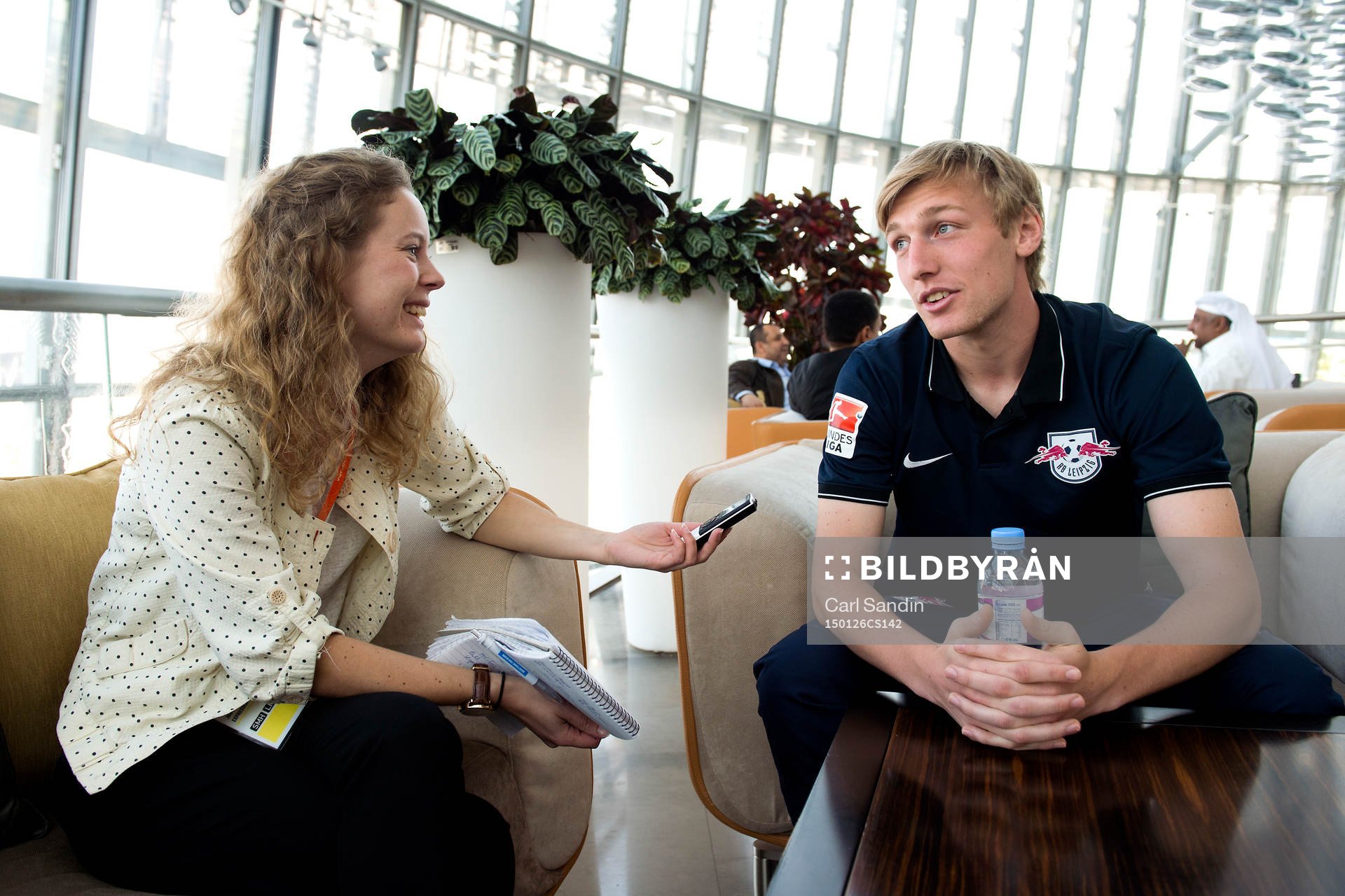 Leipzigs Emil Forsberg blir intervjuad av Nicolinn Nilsson,