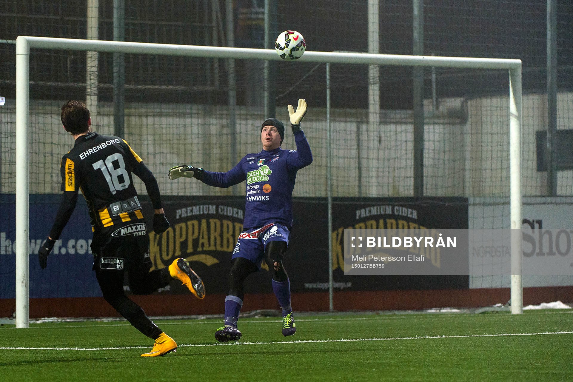 Häckens Dardan Rexhepi oroar framför Varbergs målvakt
