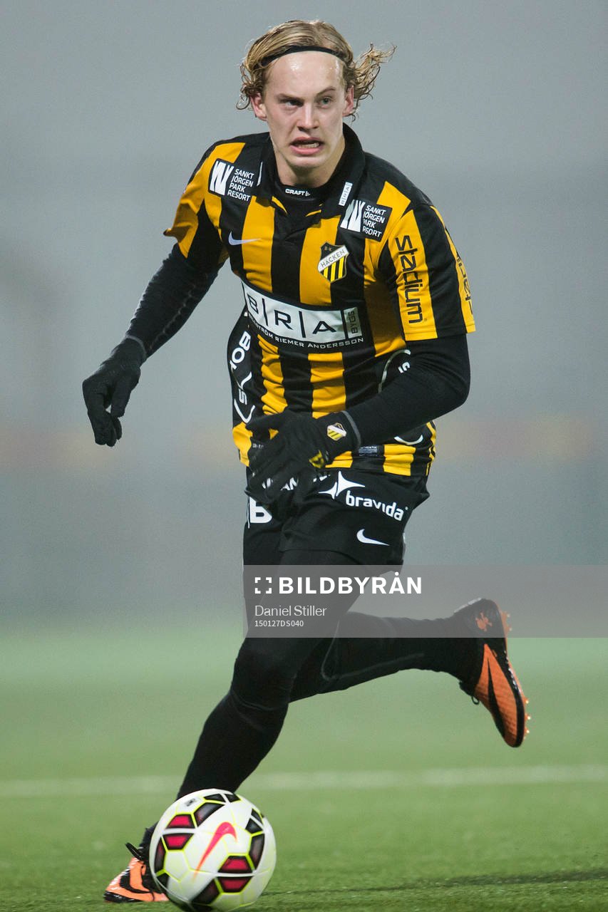 Häckens Gustav Berggren  under träningsmatchen i fotboll mellan Häcken och Varberg den 27 januari 2015 i Göteborg.