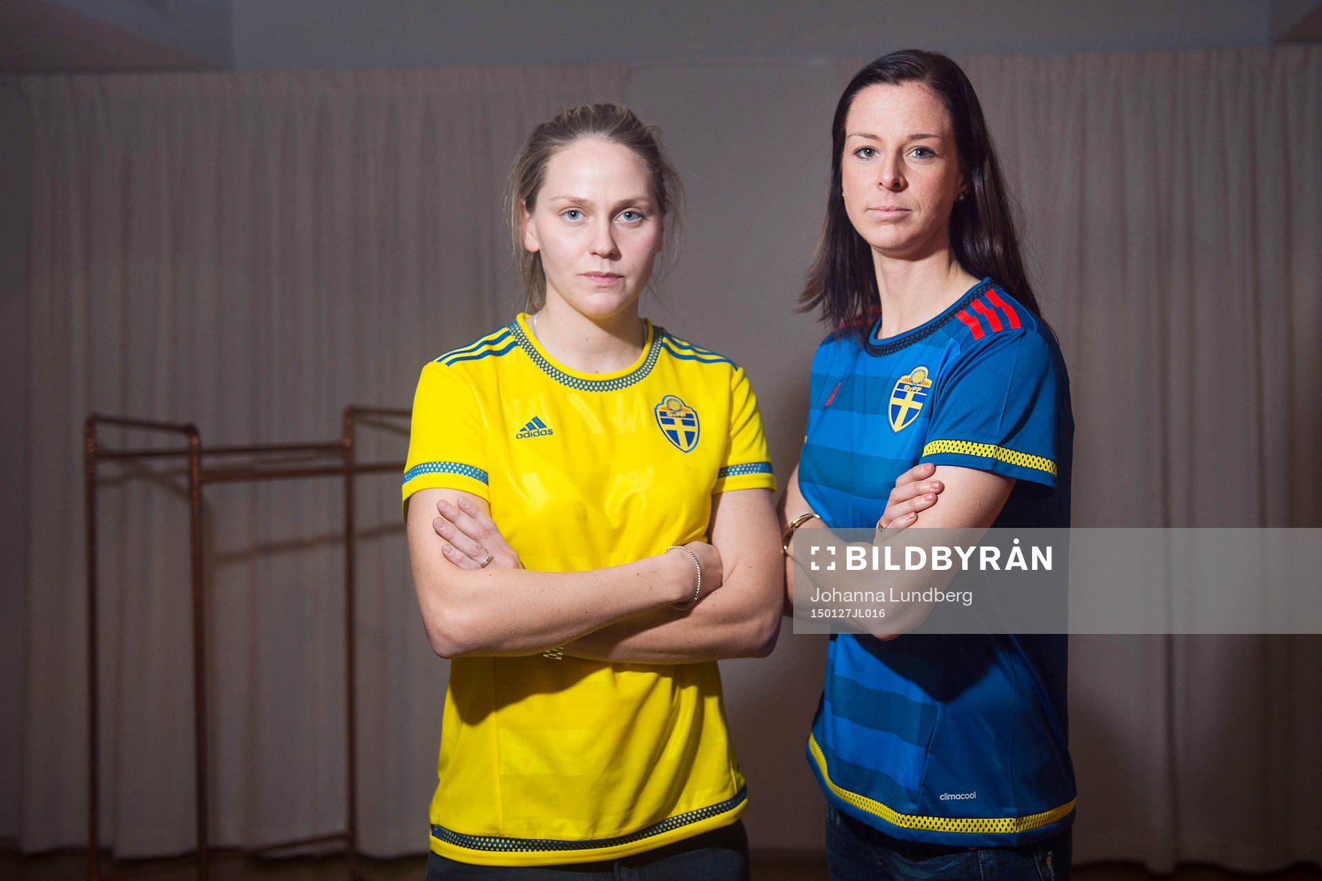 Lisa Dahlkvist och Lotta Schelin under en presskonferens där landslagets nya tröja presenteras av adidas den 27 januari 2015 i Stockholm.