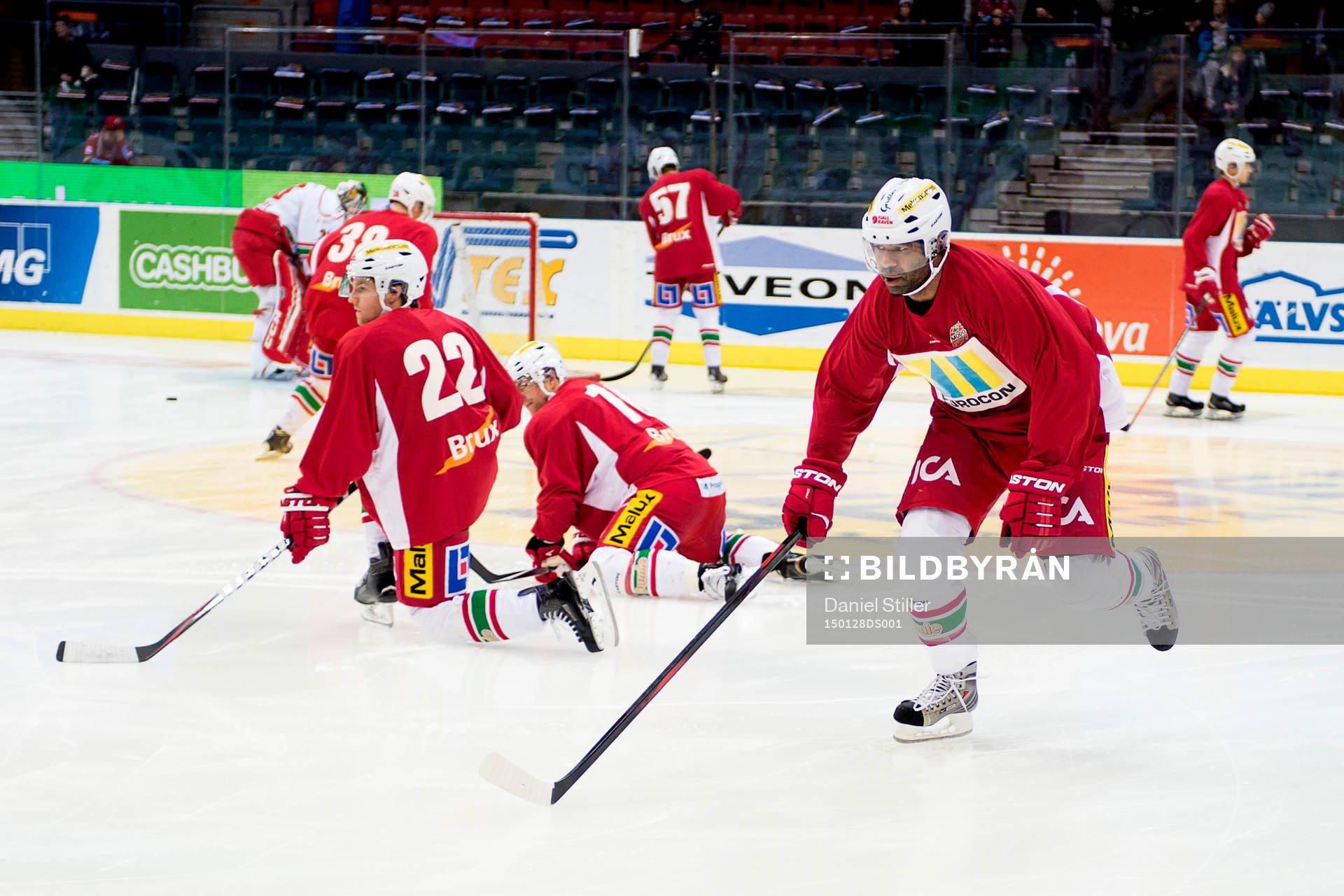 Modo och Donald Brashear värmer upp