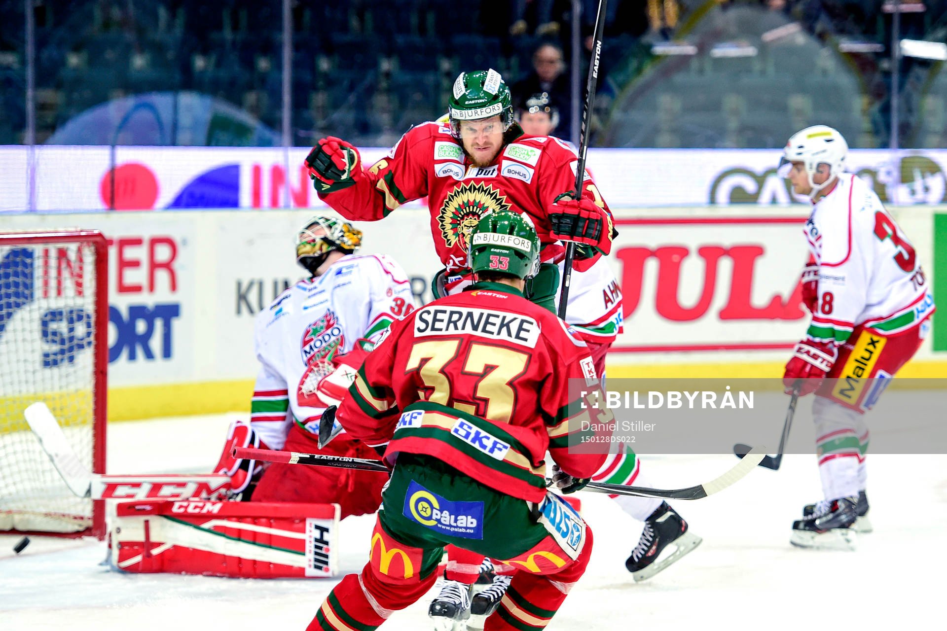 Frölundas Anton Axelsson jublar