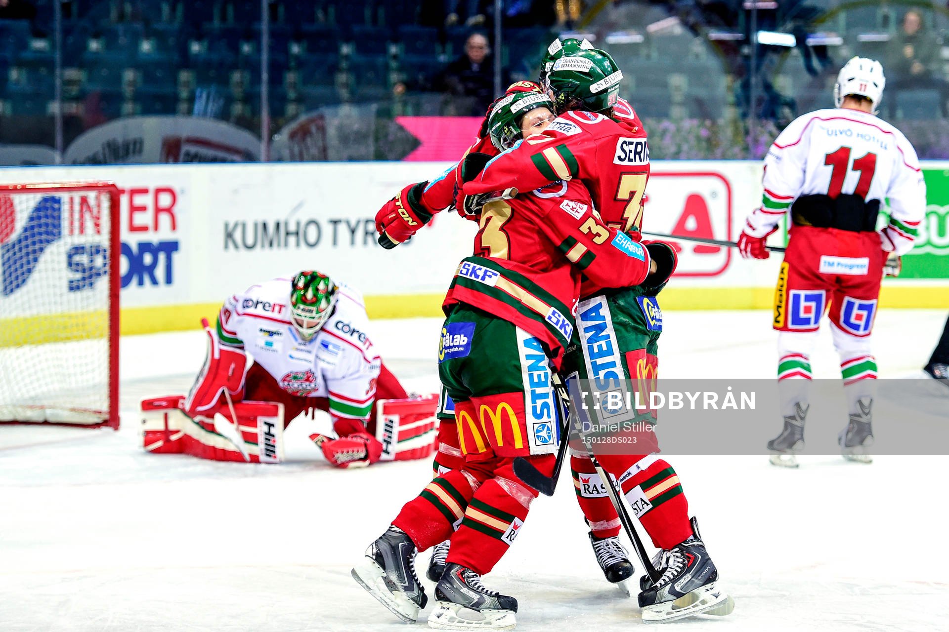 Frölundas Anton Axelsson jublar