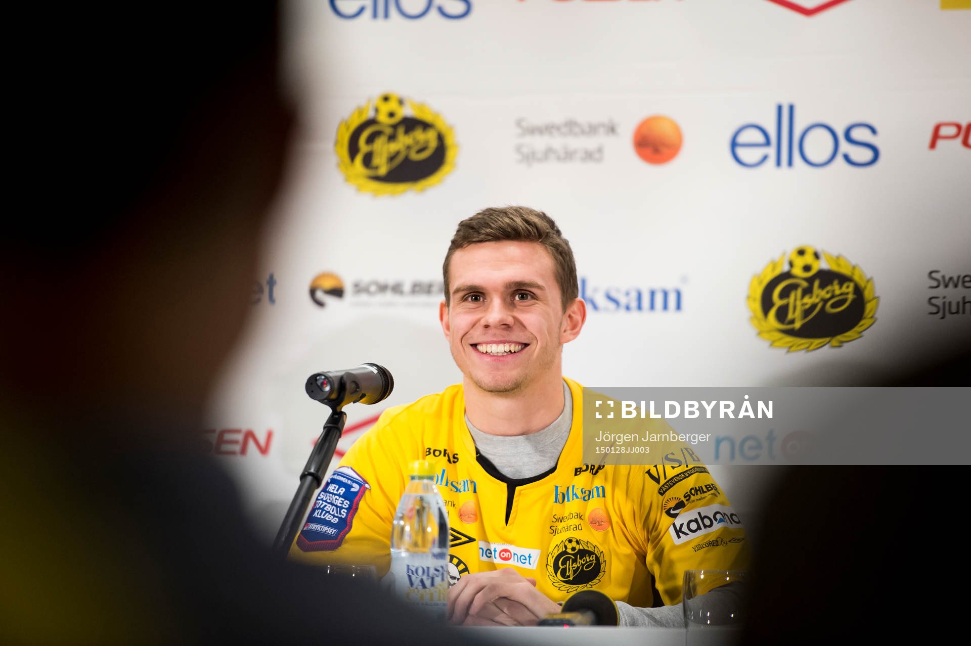 Elfsborgs nyförvärv Jesper Manns skrattar