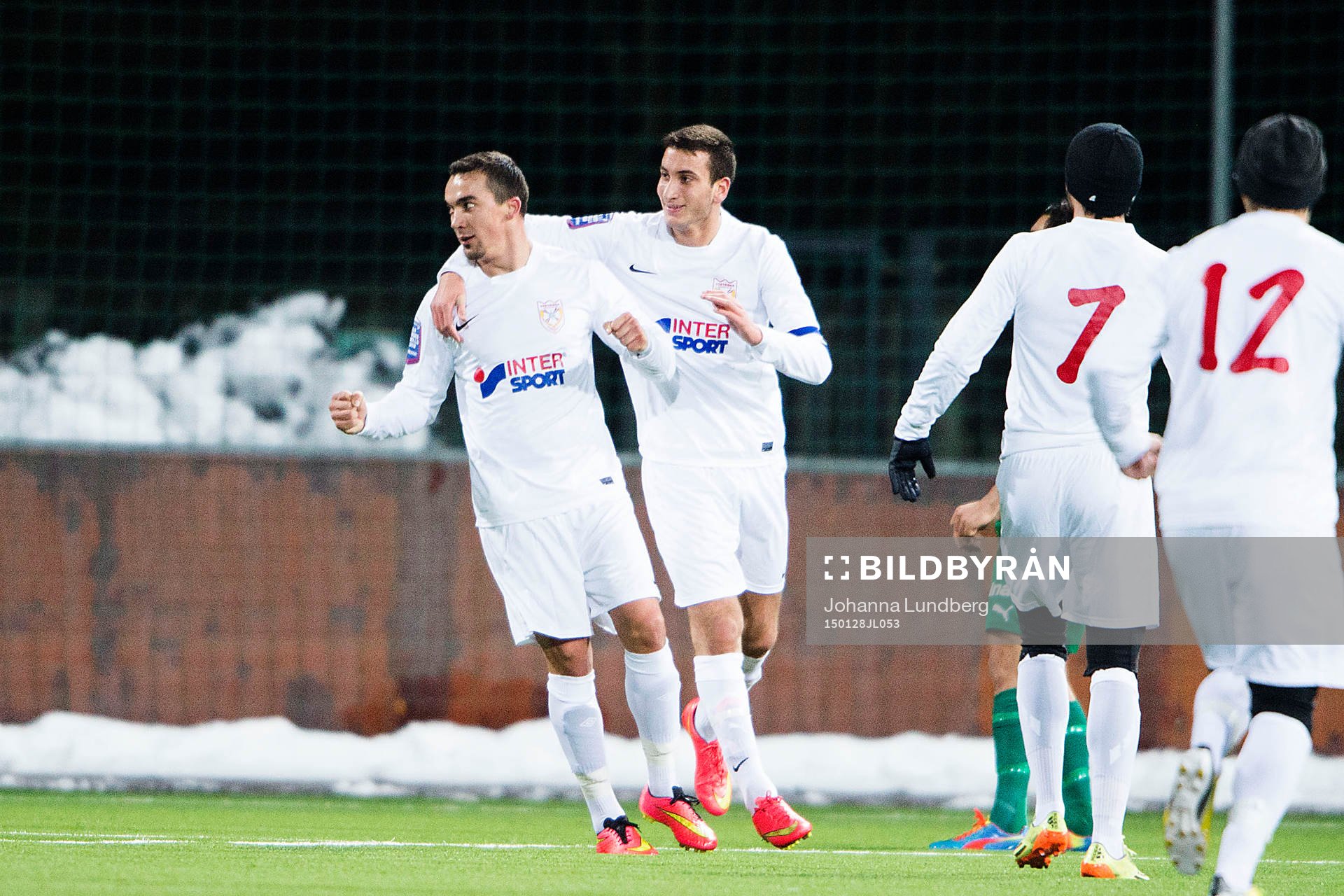 Assyriskas spelare jublar