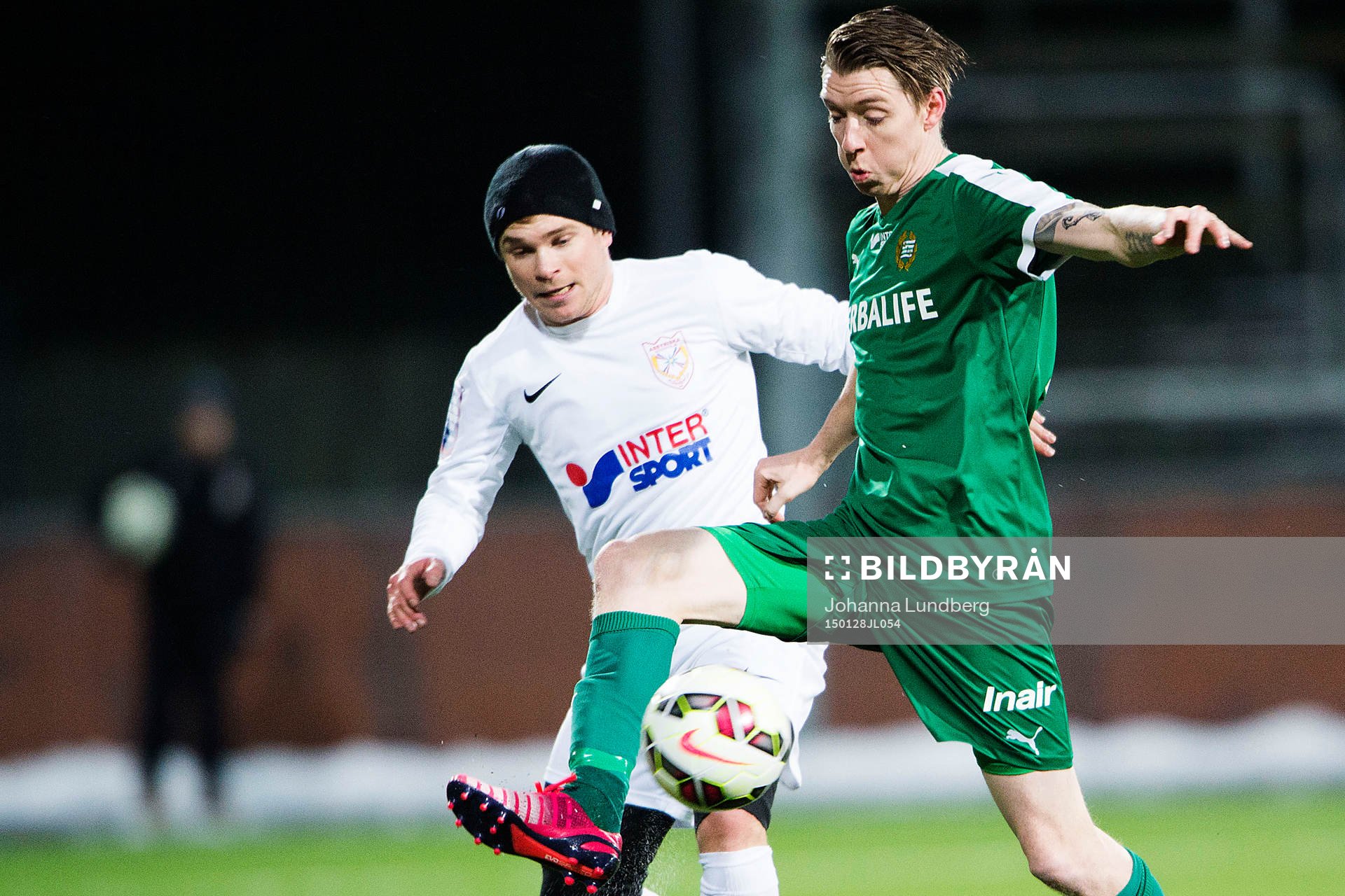 Hammarbys Birkir Saevarsson och Assyriskas Christopher