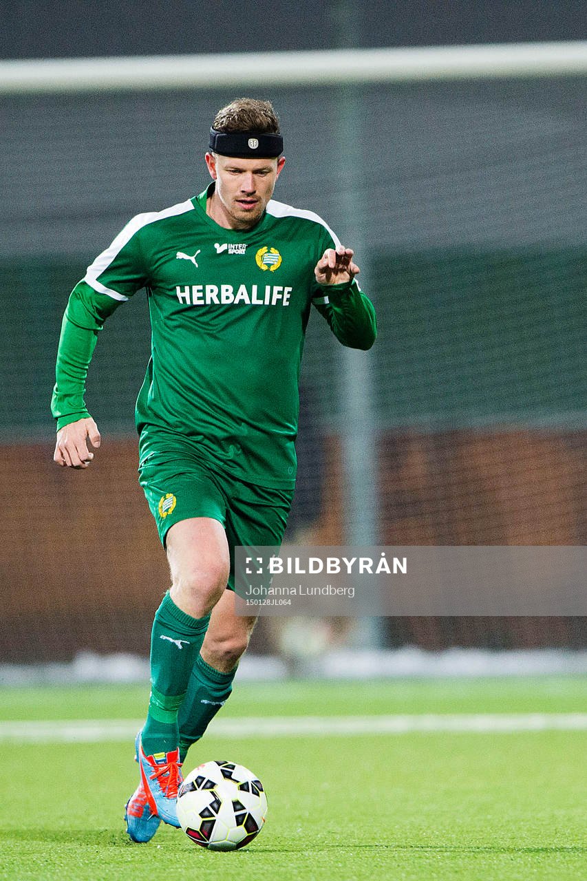 Hammarbys Thomas Guldborg Christensen under träningsmatchen i fotboll mellan Assyriska och Hammarby den 28 april 2015 i Södertälje.