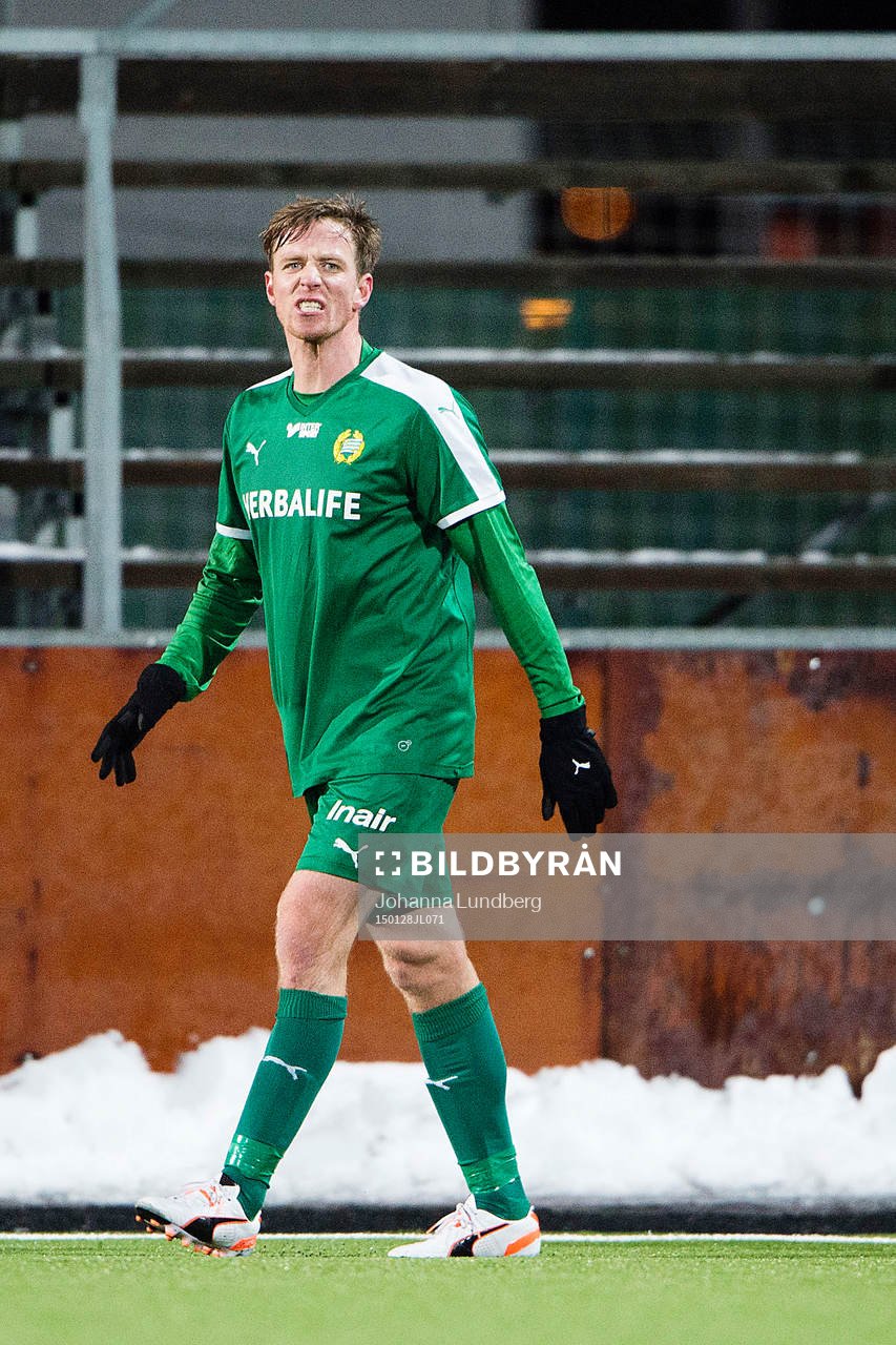 Hammarbys Jan Gunnar Solli skriker på domaren