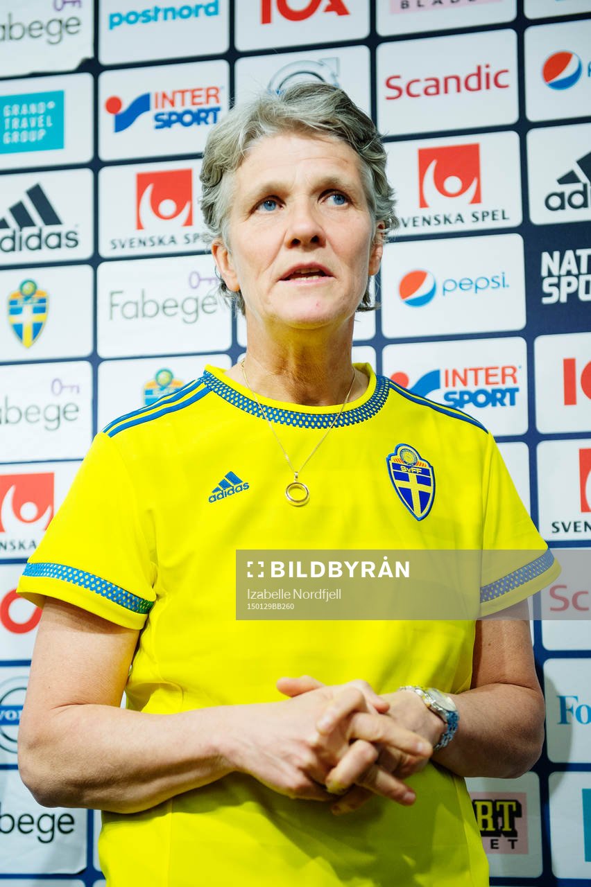 Sveriges förbundskapten Pia Sundhage presenterar truppen