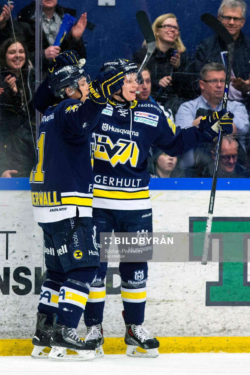 s Calle Ridderwall och Anton Bengtsson jublar