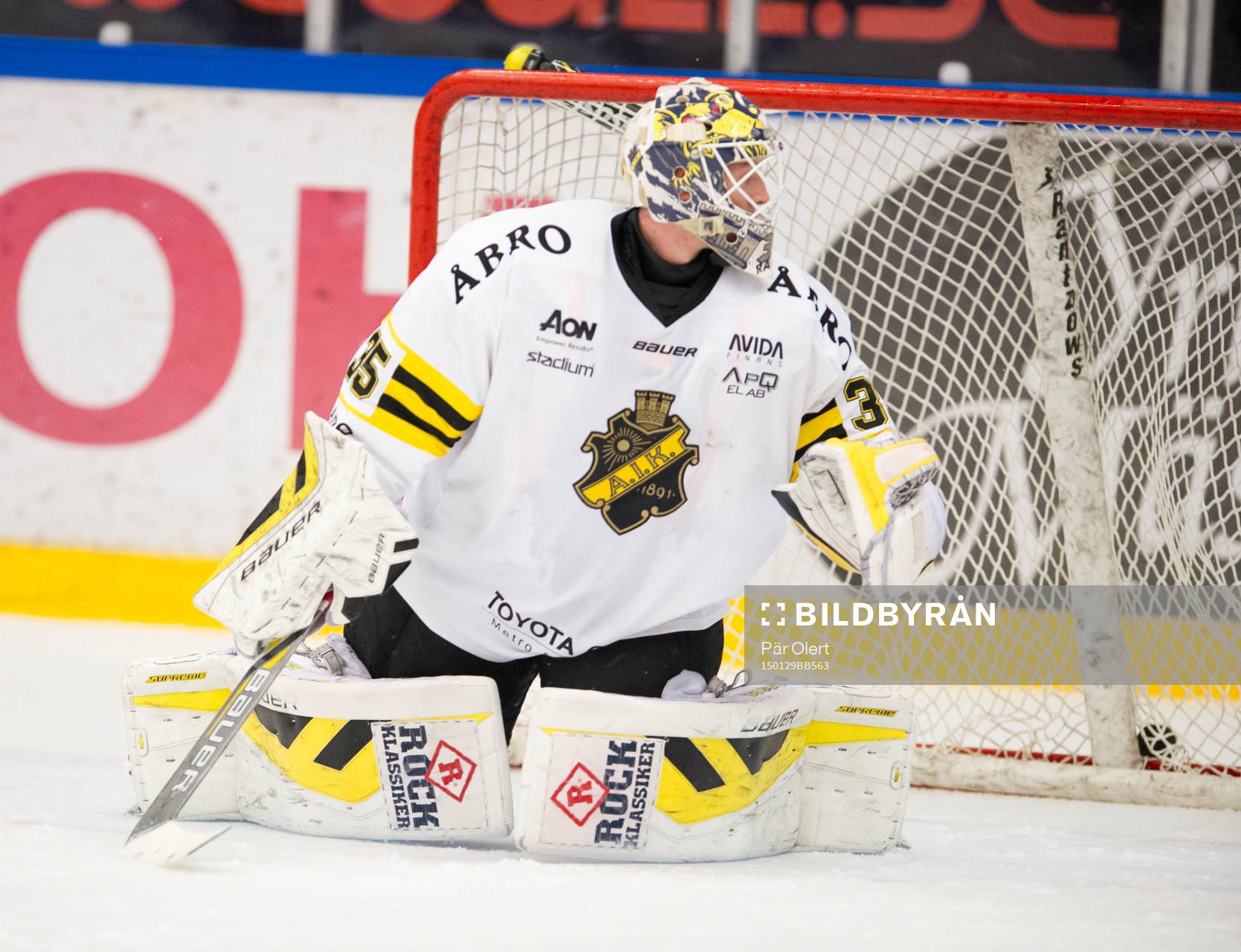s målvakt Robin Rahm släpper in 3-2 målet från Timrås
