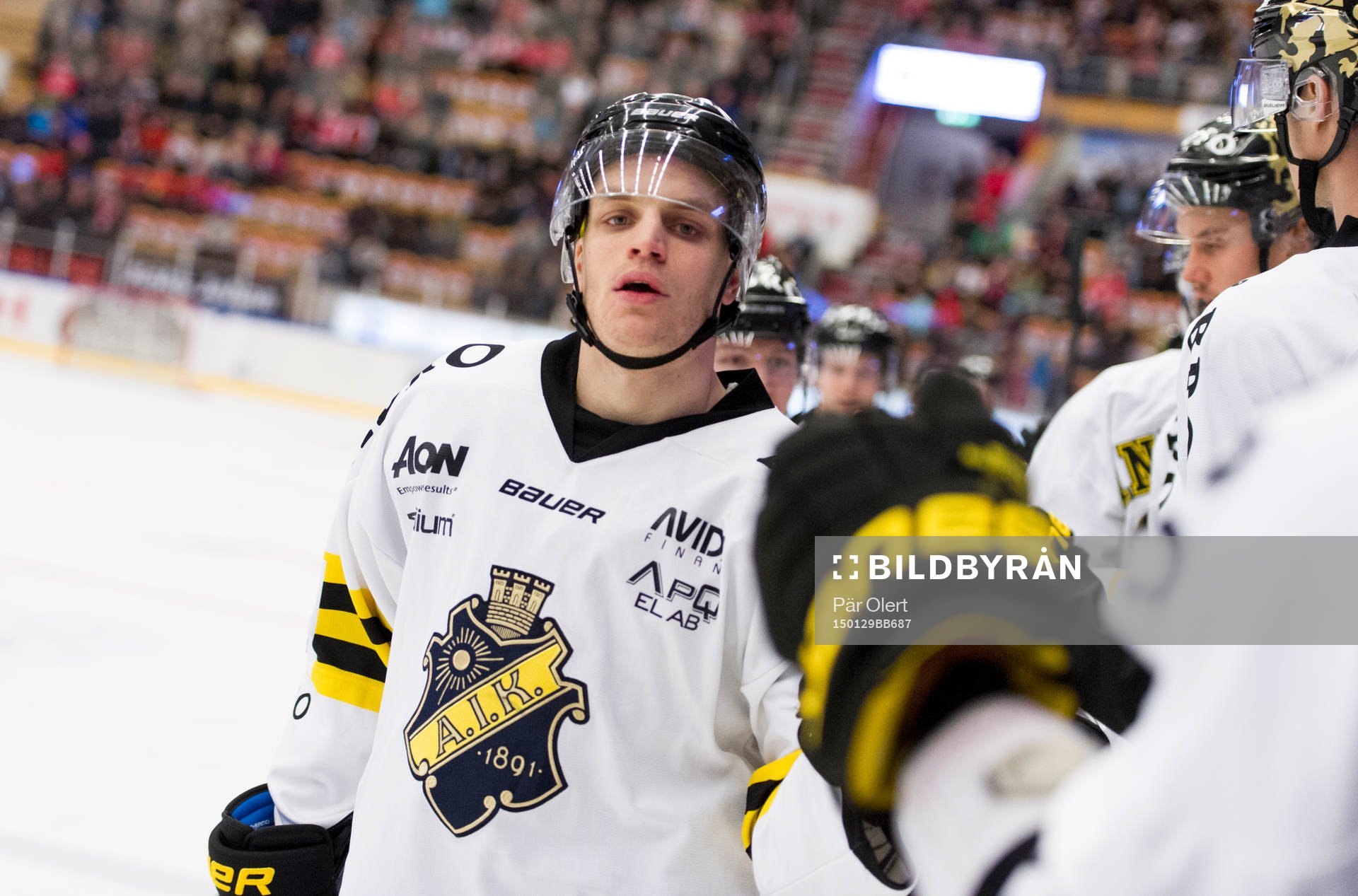 s Fredrik Hynning jublar