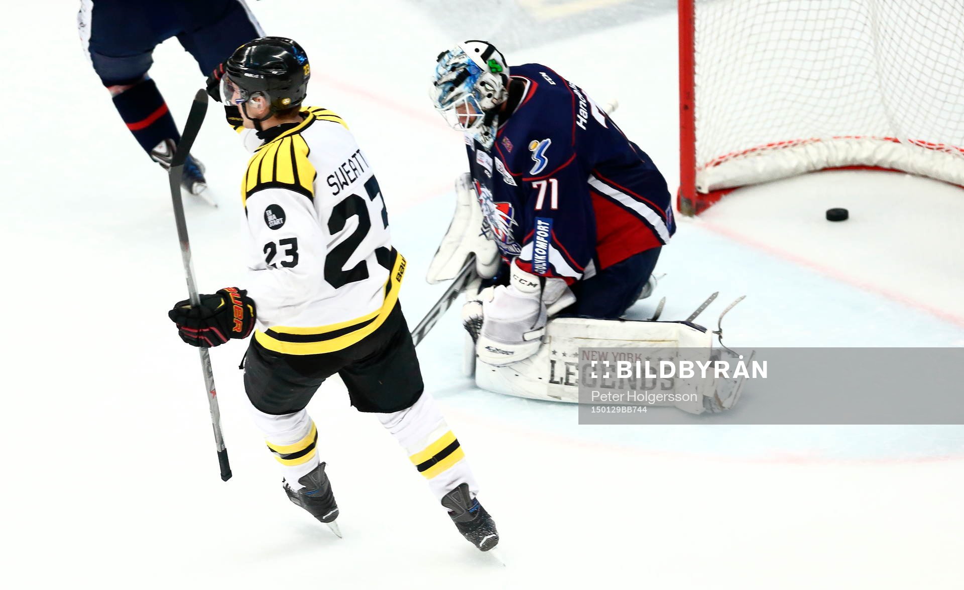 Mål 0-1 av Brynäs Bill Sweatt förbi Linköpings David