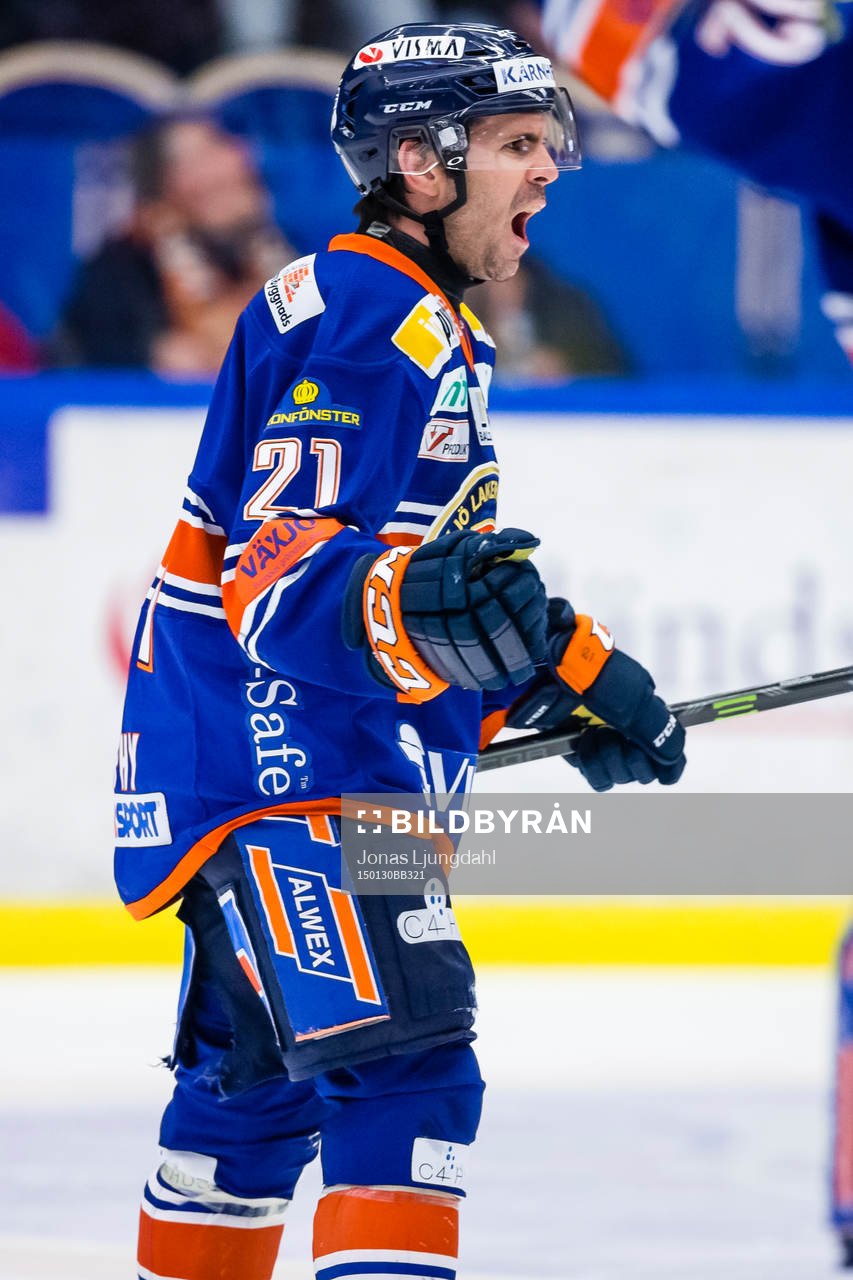 Växjös Cory Murphy jublar