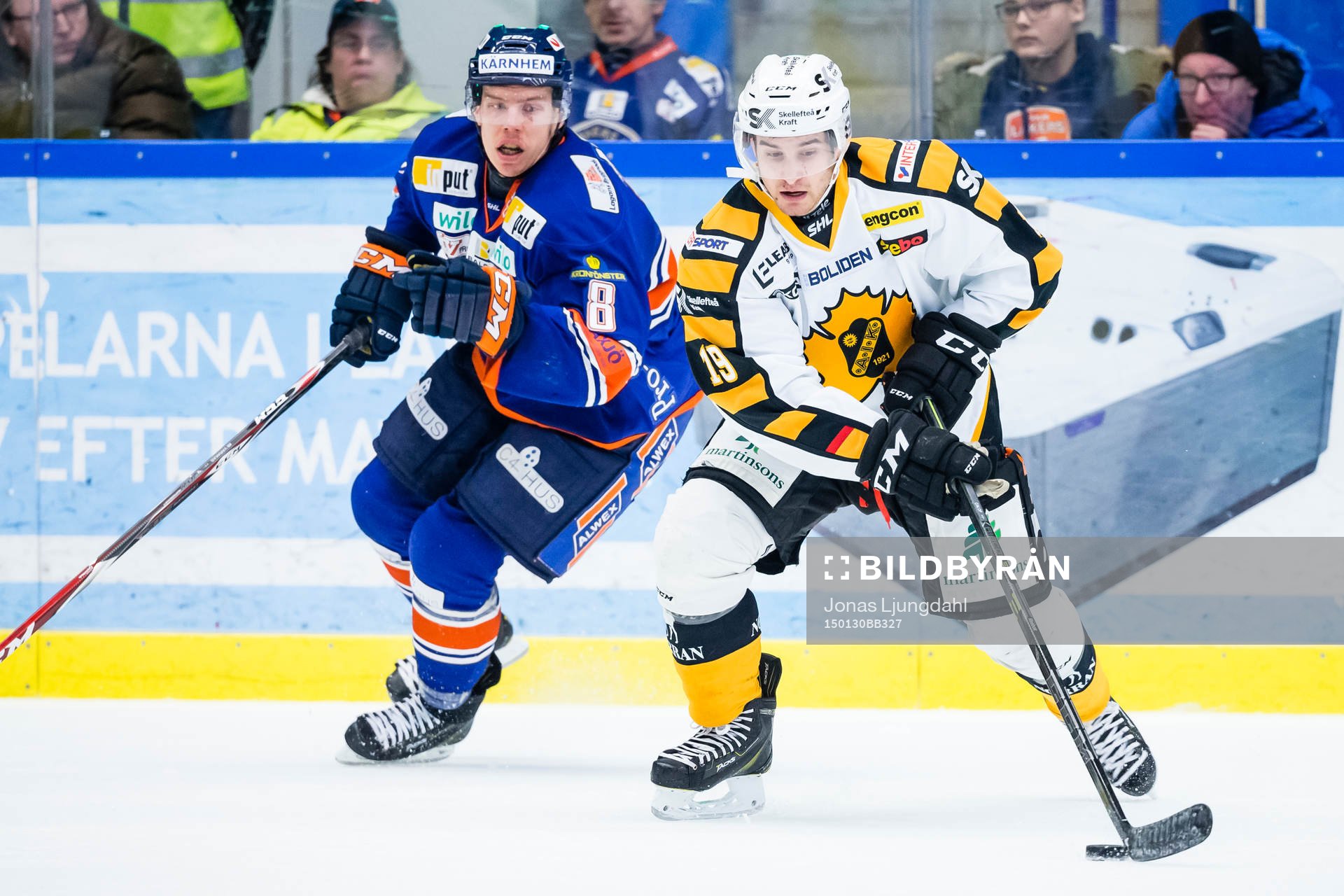 Skellefteås Andrew Calof jagas av Växjös Ville Varakas