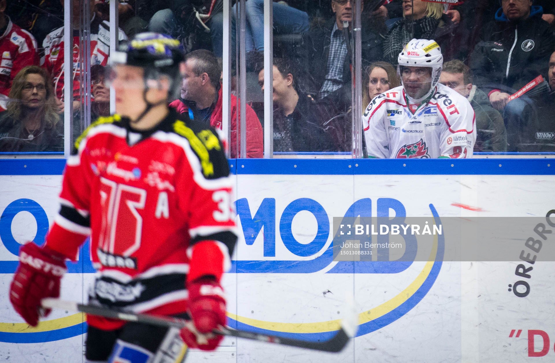 Modos Donald Brashear sitter i utvisningsbåset och deppar