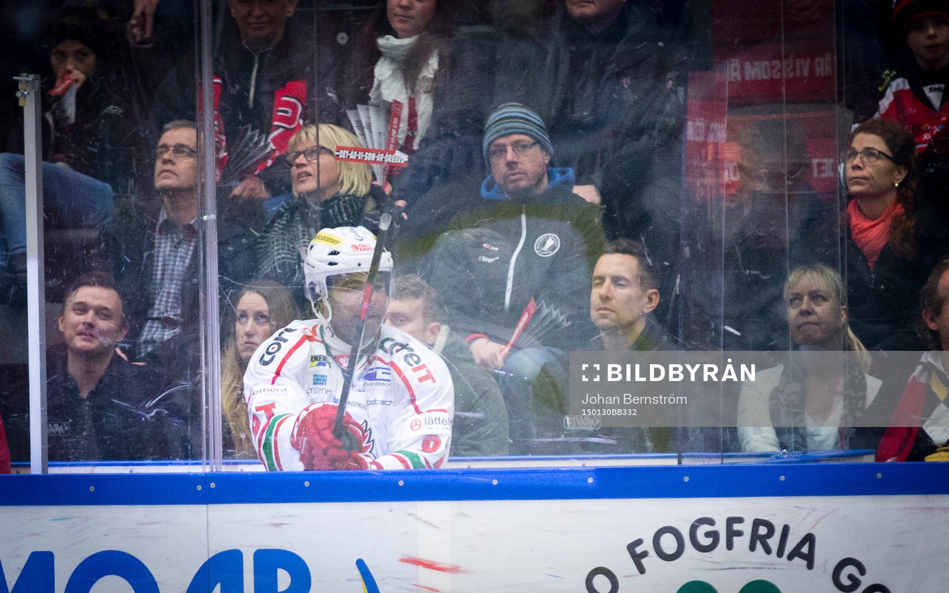 Modos Donald Brashear sitter i utvisningsbåset och deppar