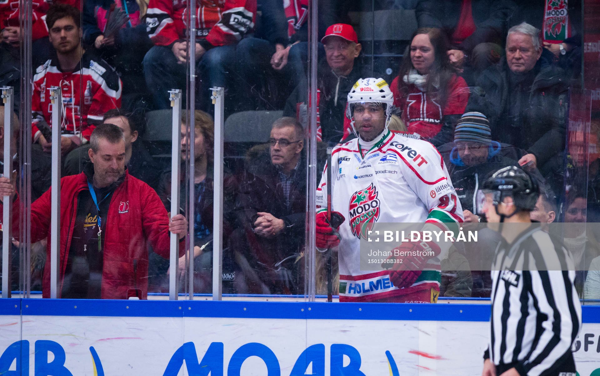 Modos Donald Brashear deppar i utvisningsbåset