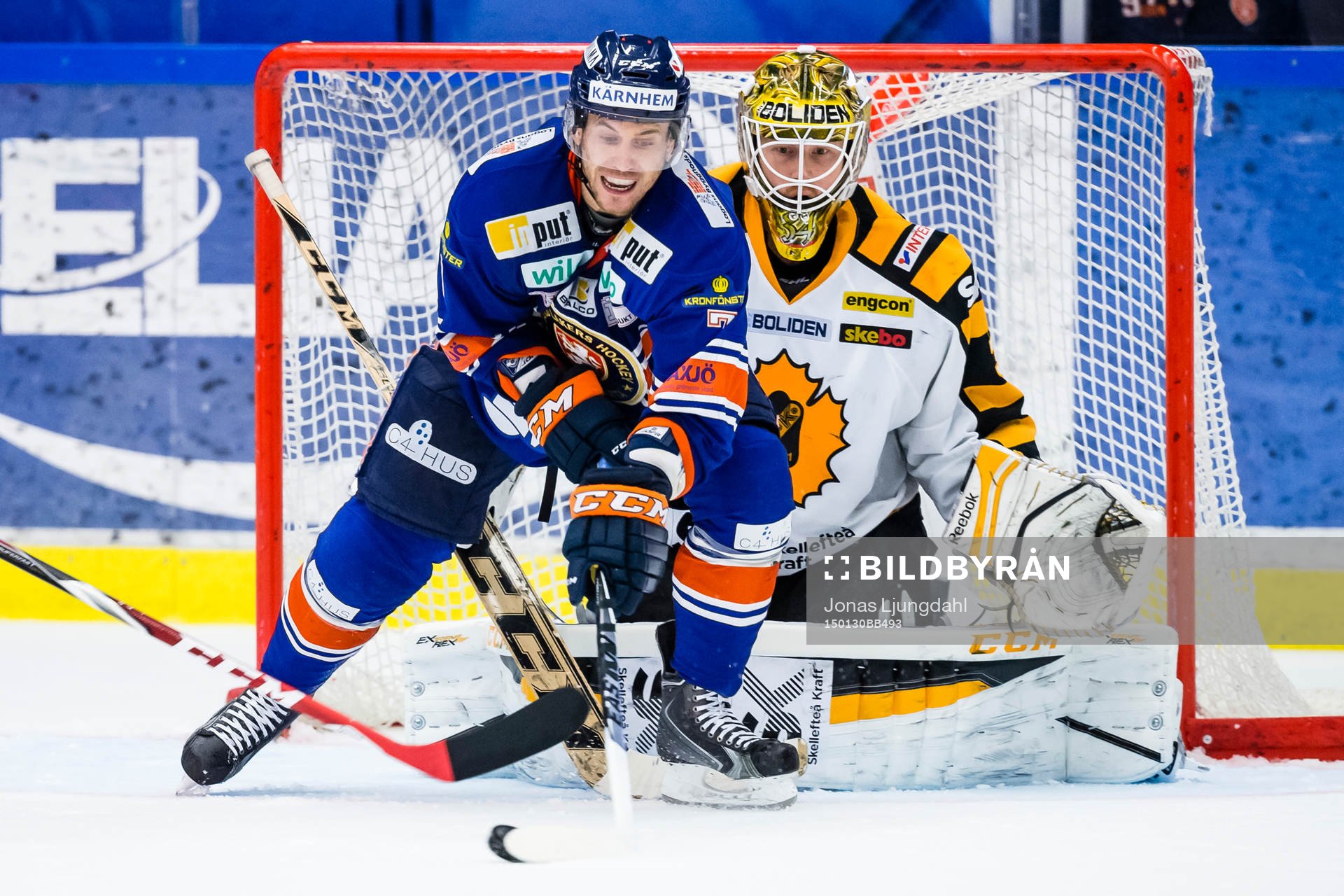 Växjös Jeff Tambellini oroar framför Skellefteås