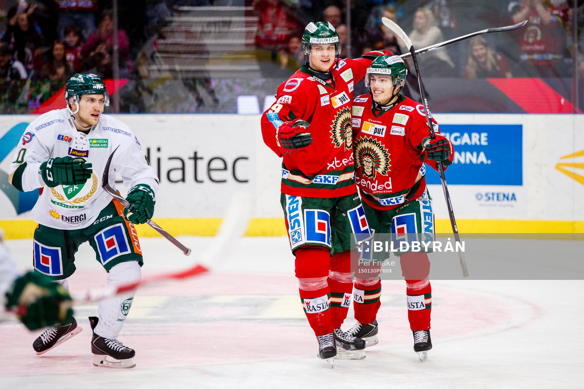 Frölundas Max Görtz och Frölundas Andreas Johnson jublar