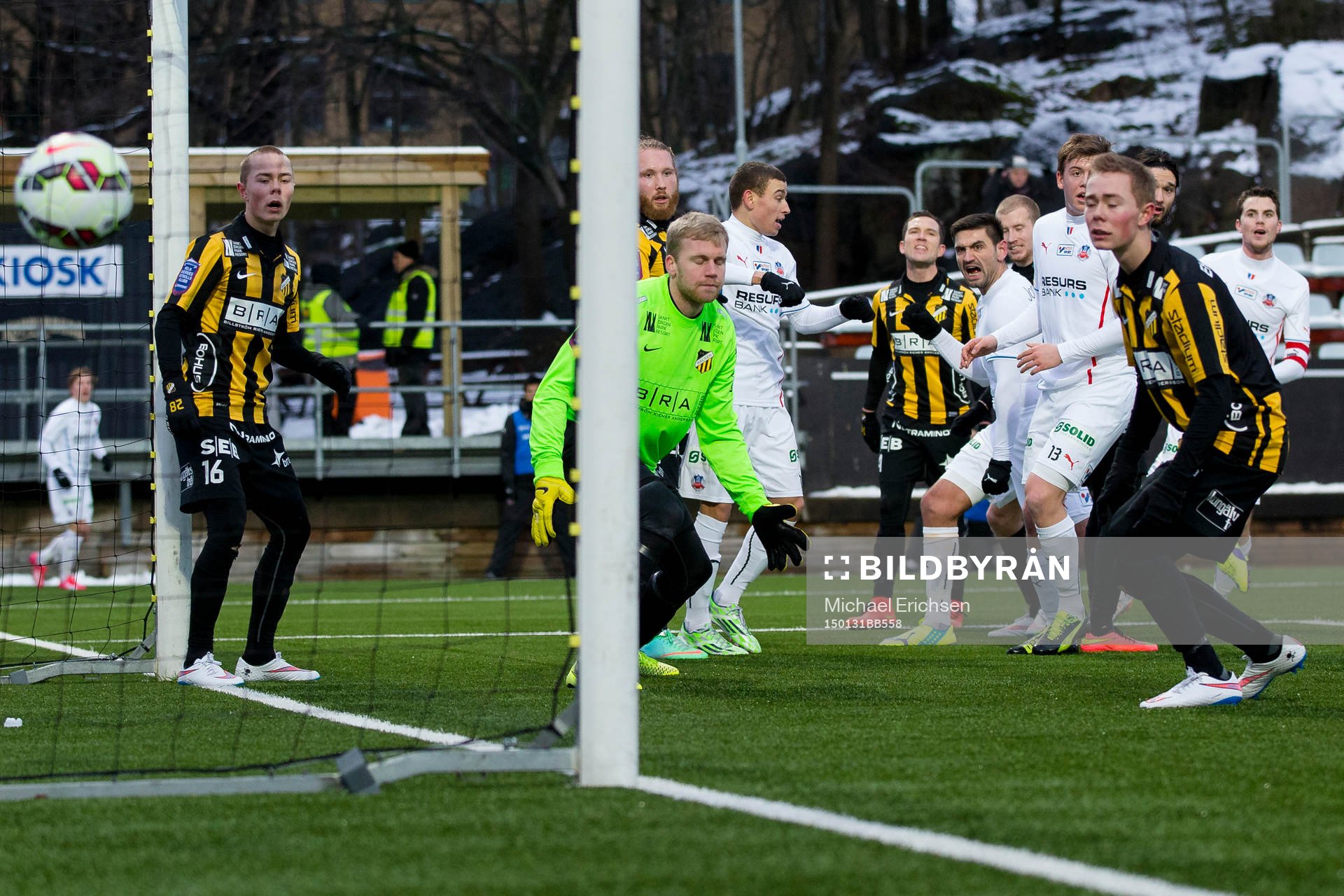 Helsingborgs Ilir Berisha nickar in det avgörande 2-1