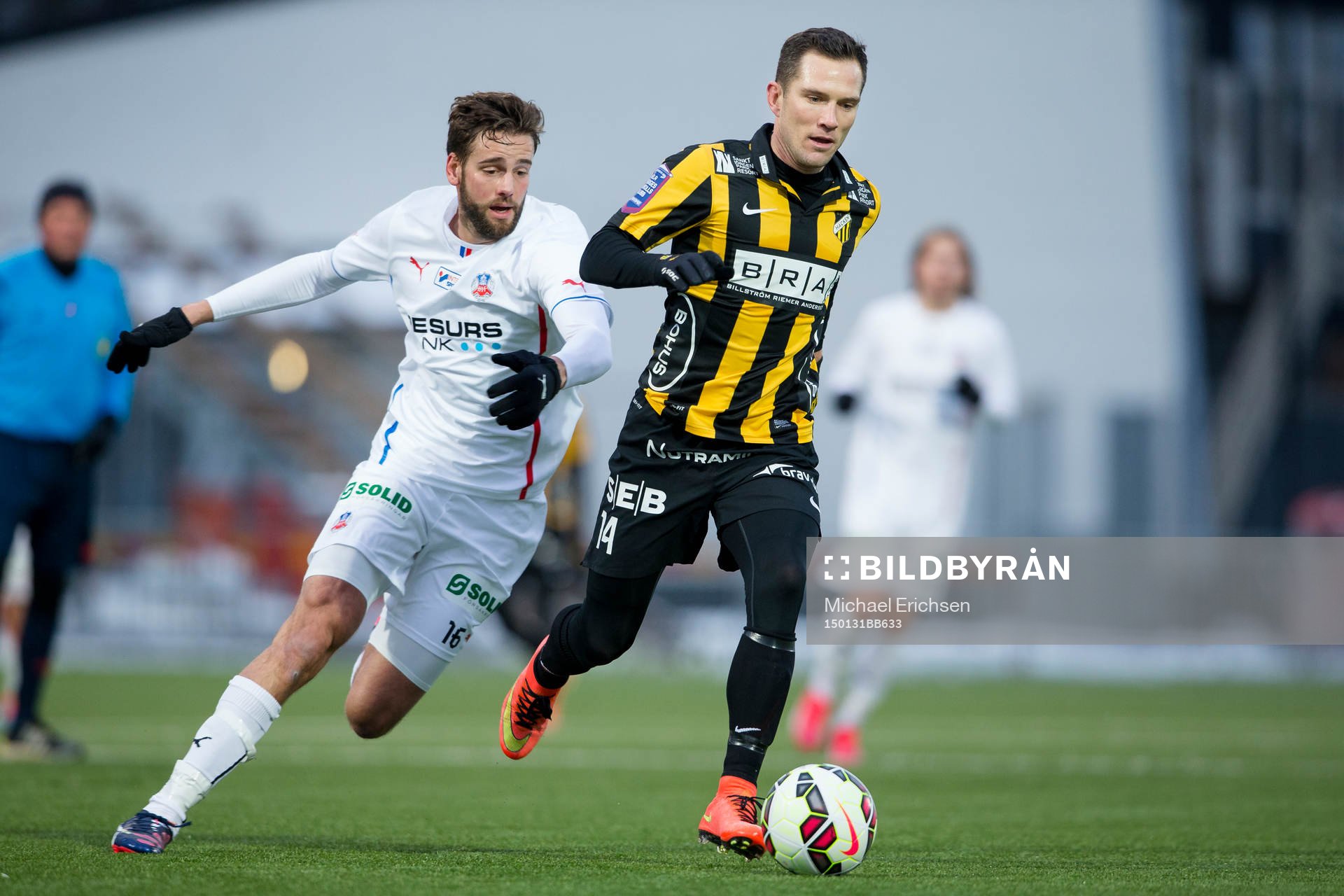 Häckens Martin Ericsson före Helsingborgs Mikael Dahlberg