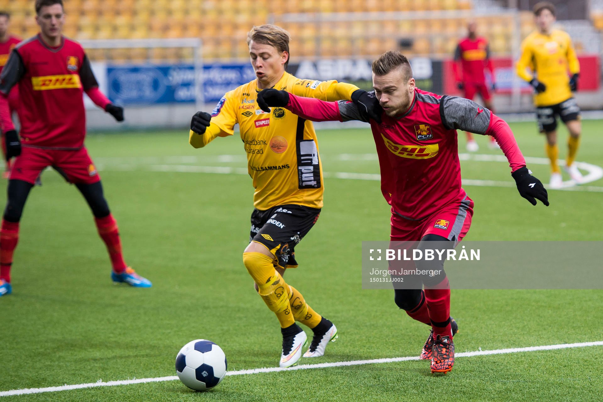 Kamp mellan Elfsborgs Simon Hedlund och Nordsjällands