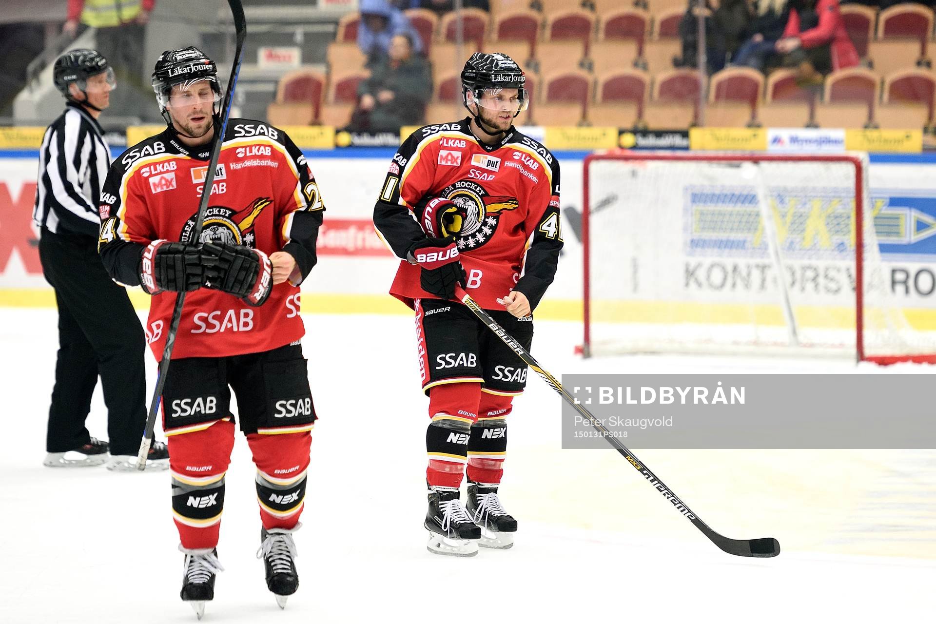 Luleås Cam Abbott(v) och Chad Billins(h) deppar