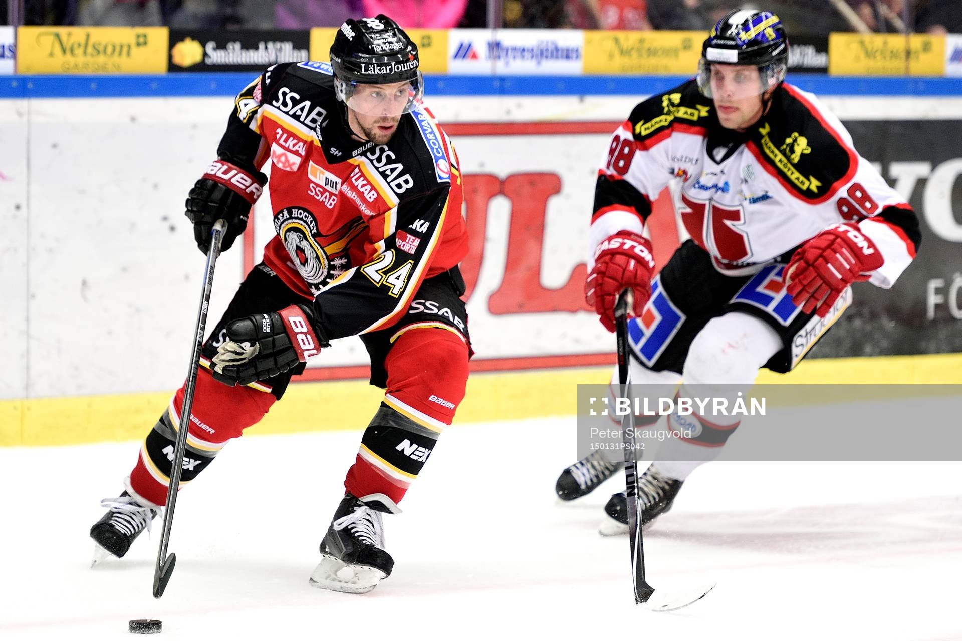 Luleås Cam Abbott med pucken