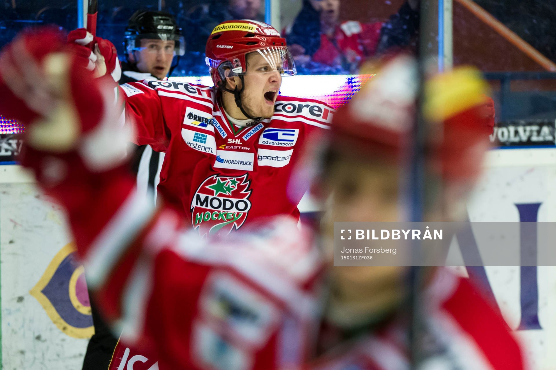 Modos Samuel Påhlsson jublar