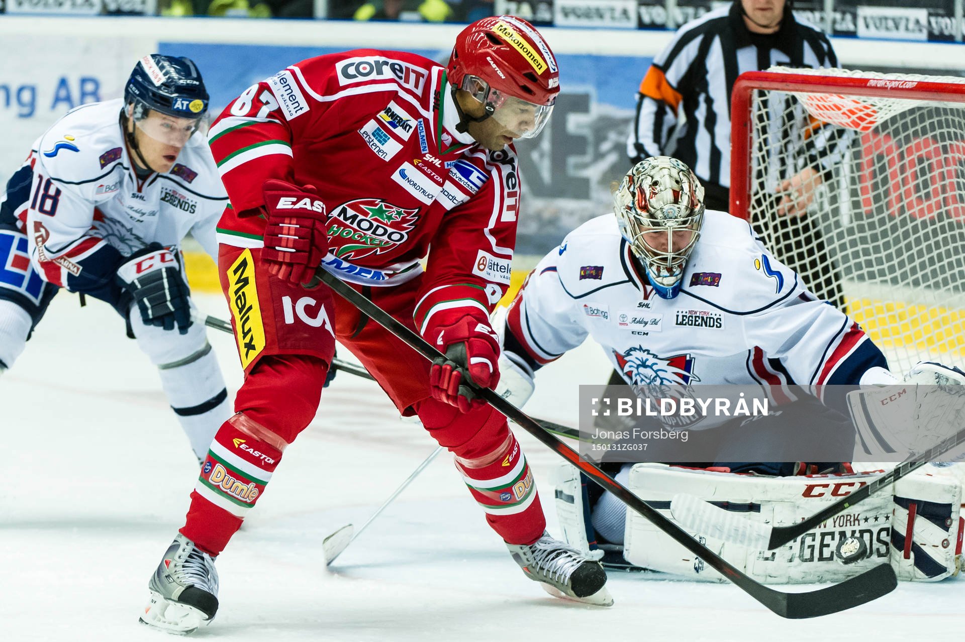 Modos Donald Brashear framför mål mot Linköpings