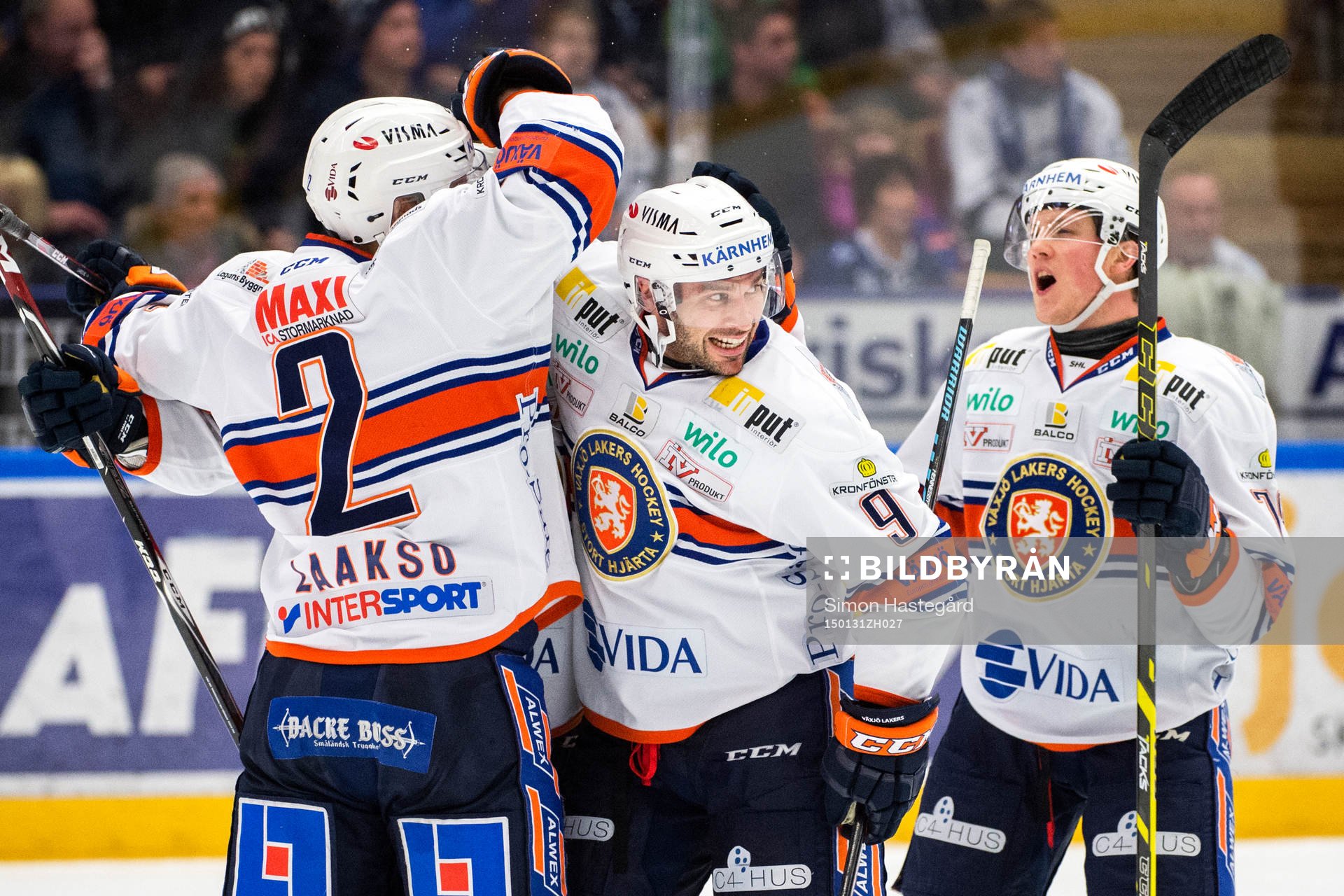 Växjös Josh Hennessy och Patrik Lundh jublar