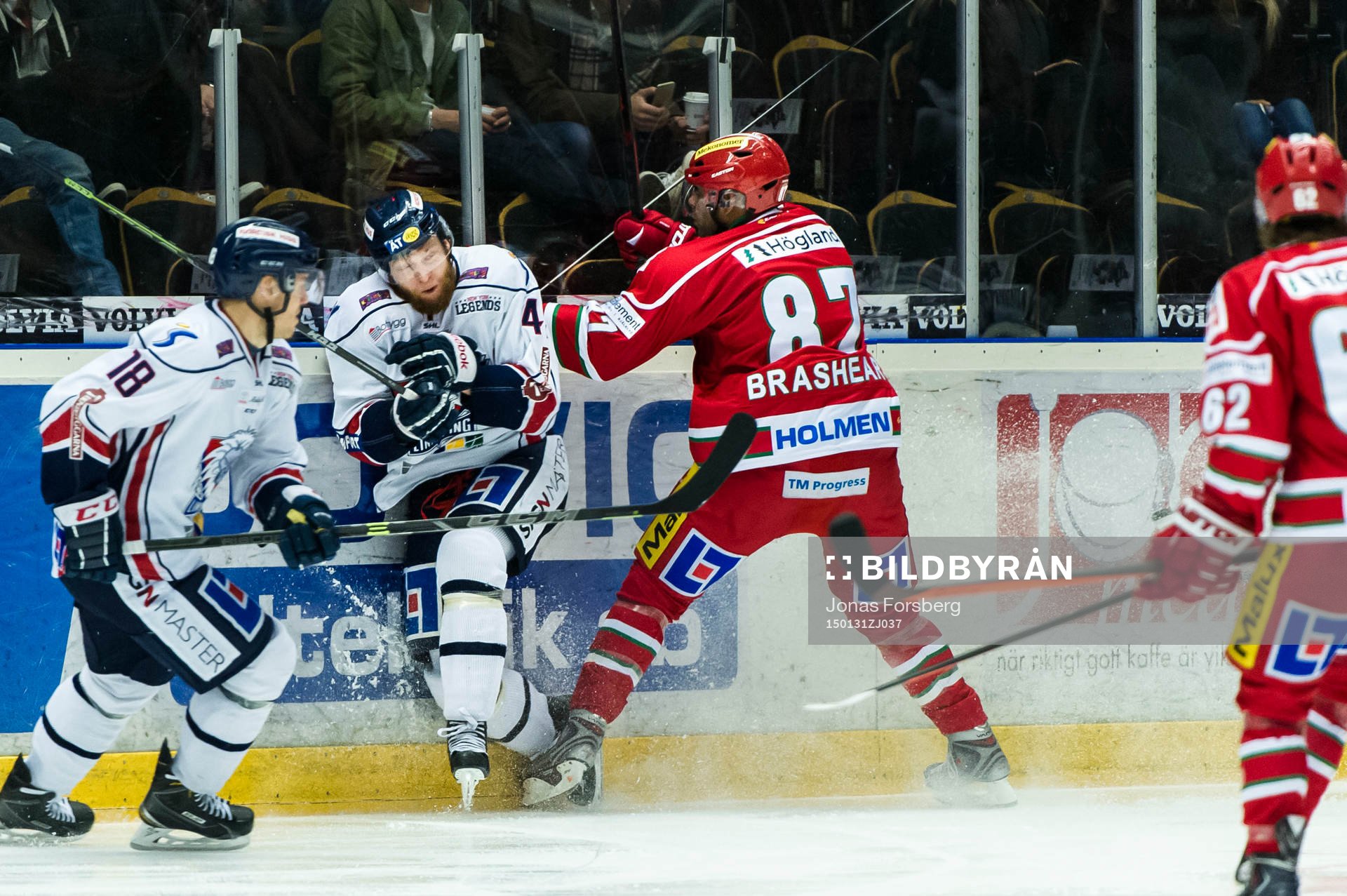 Modos Donald Brashear trycker till Linköpings Jonas