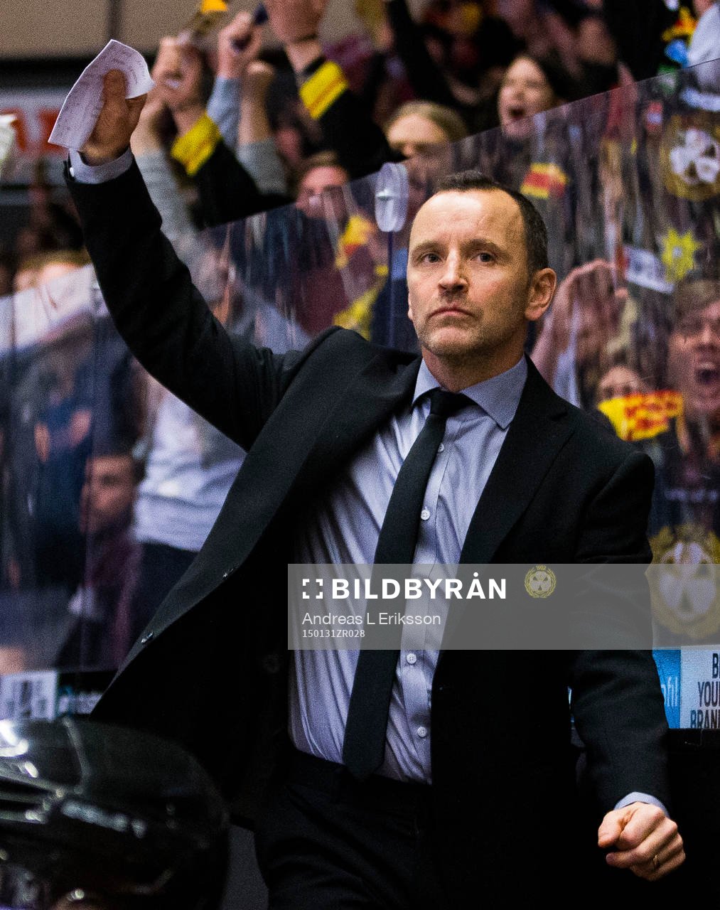 Brynäs tränare Thomas Berglund jublar