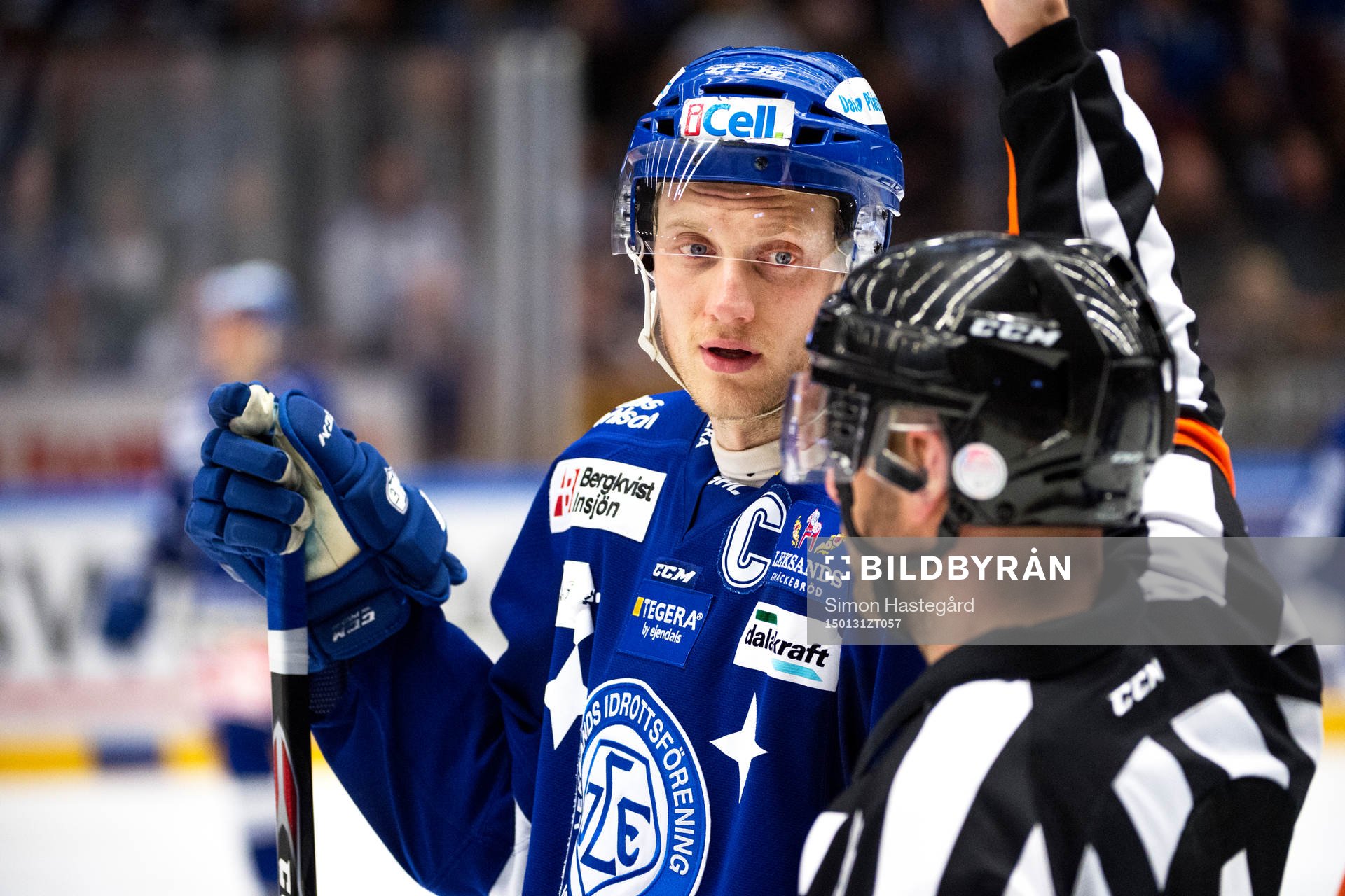 Leksands Johan Ryno i samtal med domaren