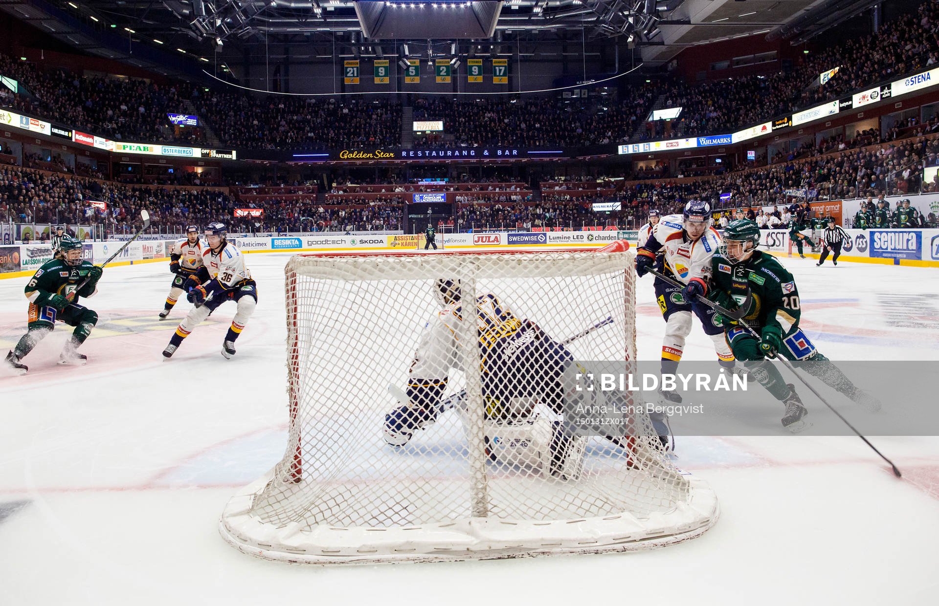 Färjestads Rasmus Asplund och Joel Eriksson Ek anfaller