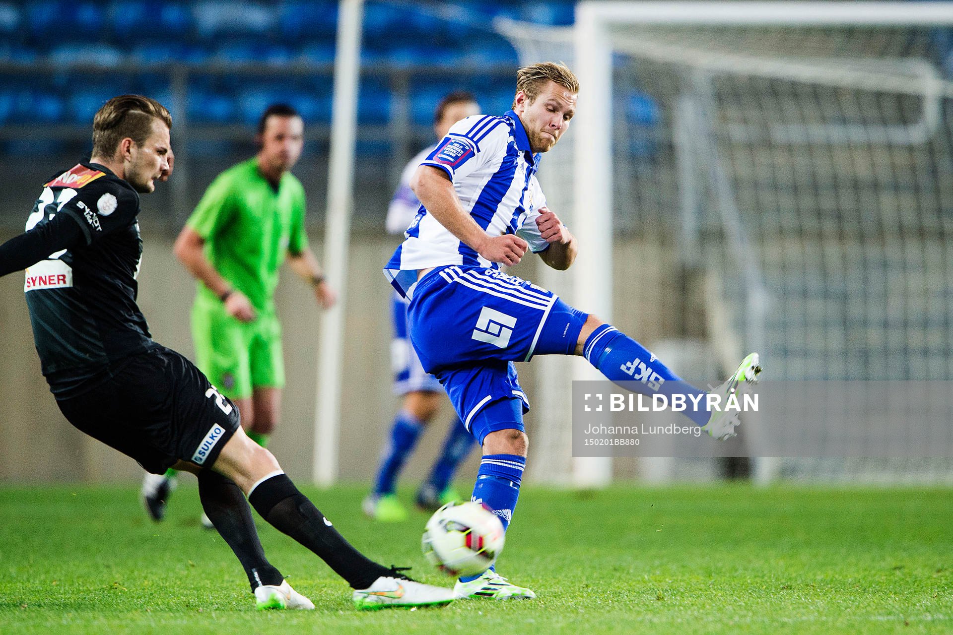 IFK Göteborgs Gustav Engvall täcker ett skott