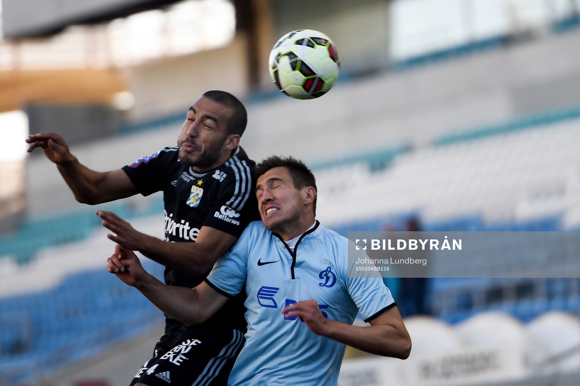 IFK Göteborgs Haitam Aleesami och Dynamo Moskvas Boris Rotenberg under en träningsmatch i fotboll mellan Dynamo Moskva och IFK Göteborg den 4 februari 2015 i Faro.