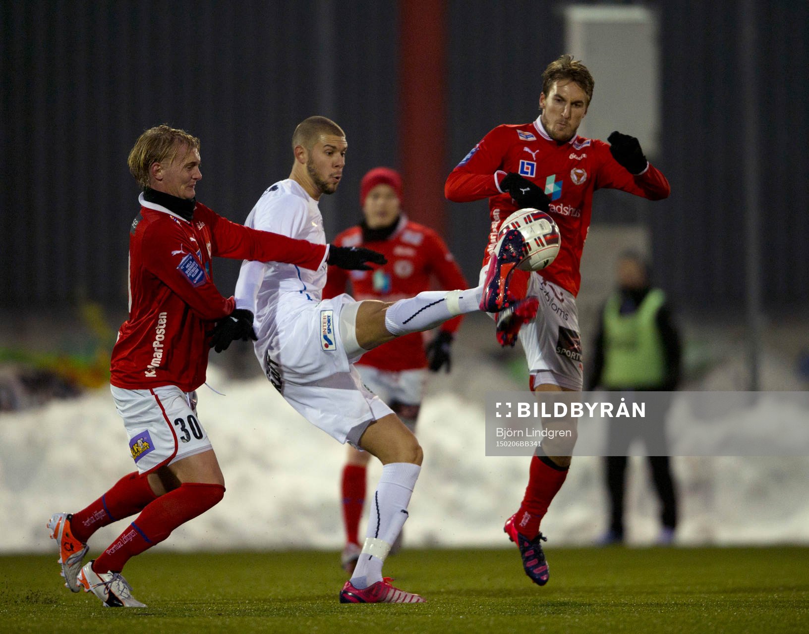 Helsingborgs Robin Simovic mot Kalmars Ludvig Öhman och
