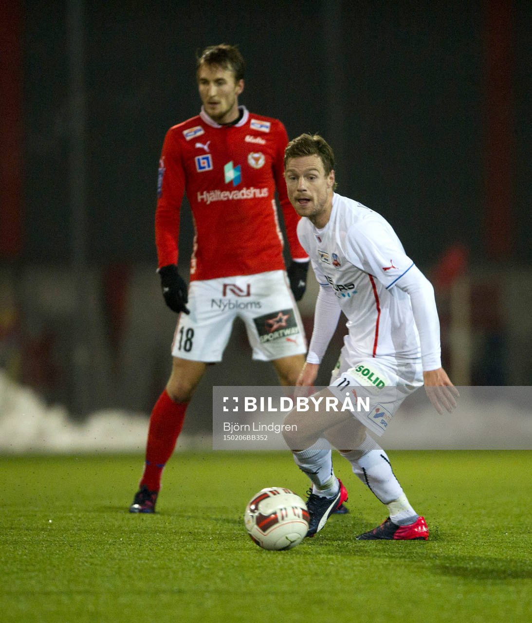 Helsingborgs Arnor Smarason med Kalmars Tor Öyvind Hovda i
