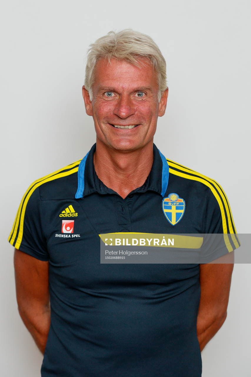 Peter Fröjdfeldt under porträttfotografering 06 februari 2015 i Linköping.
