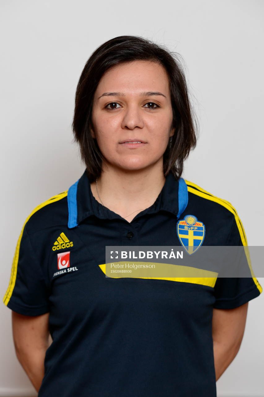 domare Jilan Taher under porträttfotografering 06 februari 2015 i Linköping.