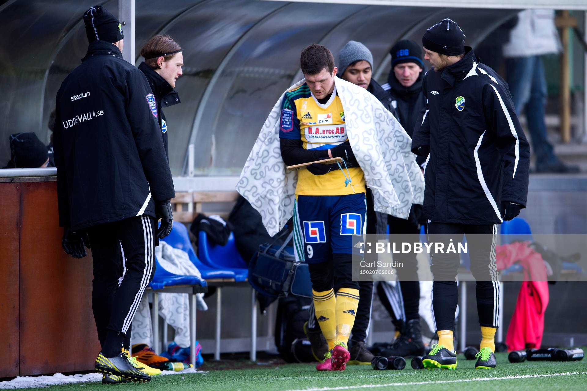 Ljungskiles Hannes Stiller lämnar planen